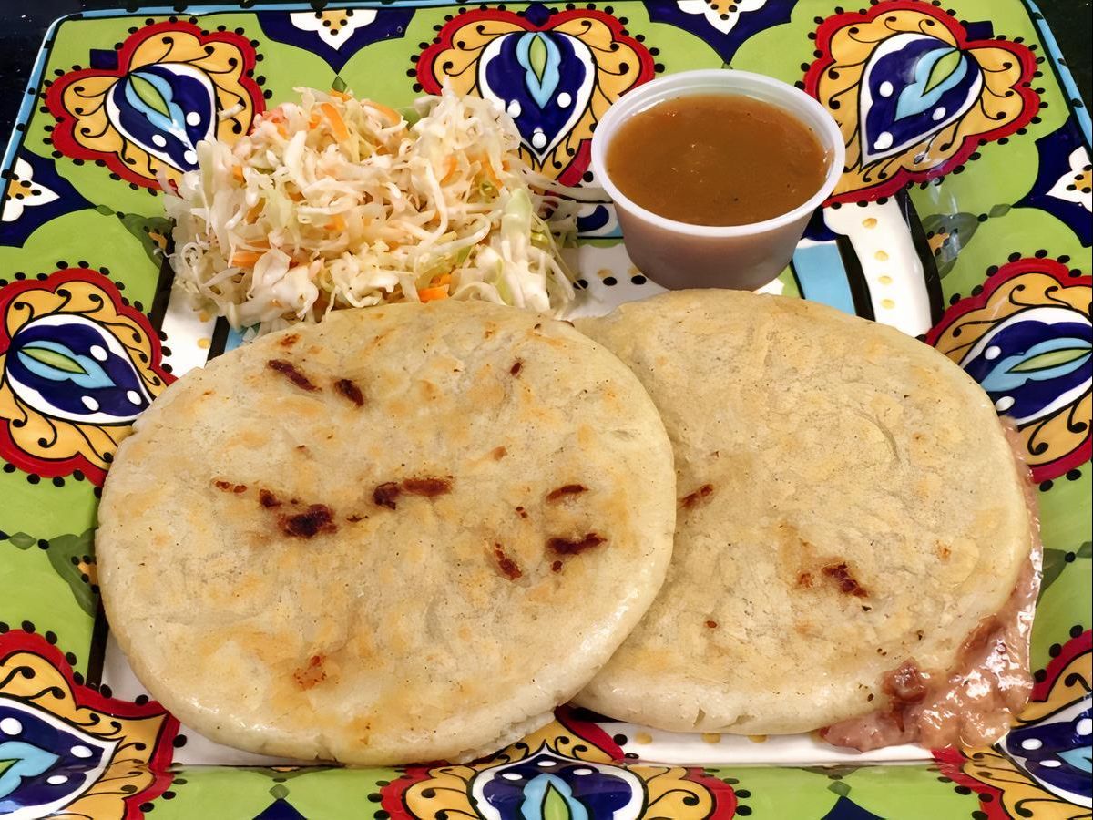 Revueltas Pupusa Q.F.Ch