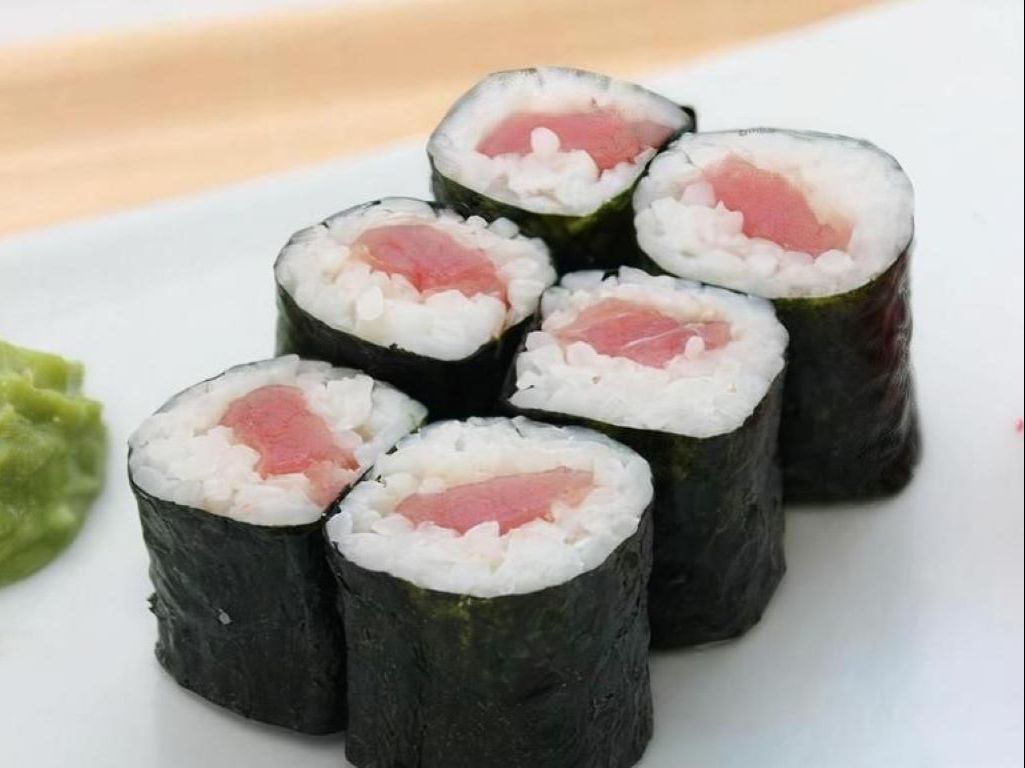 Tuna Roll.