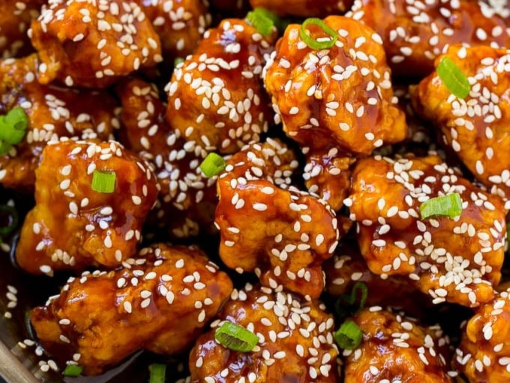Seasame Chicken / Gà sốt mè / 芝麻鸡.