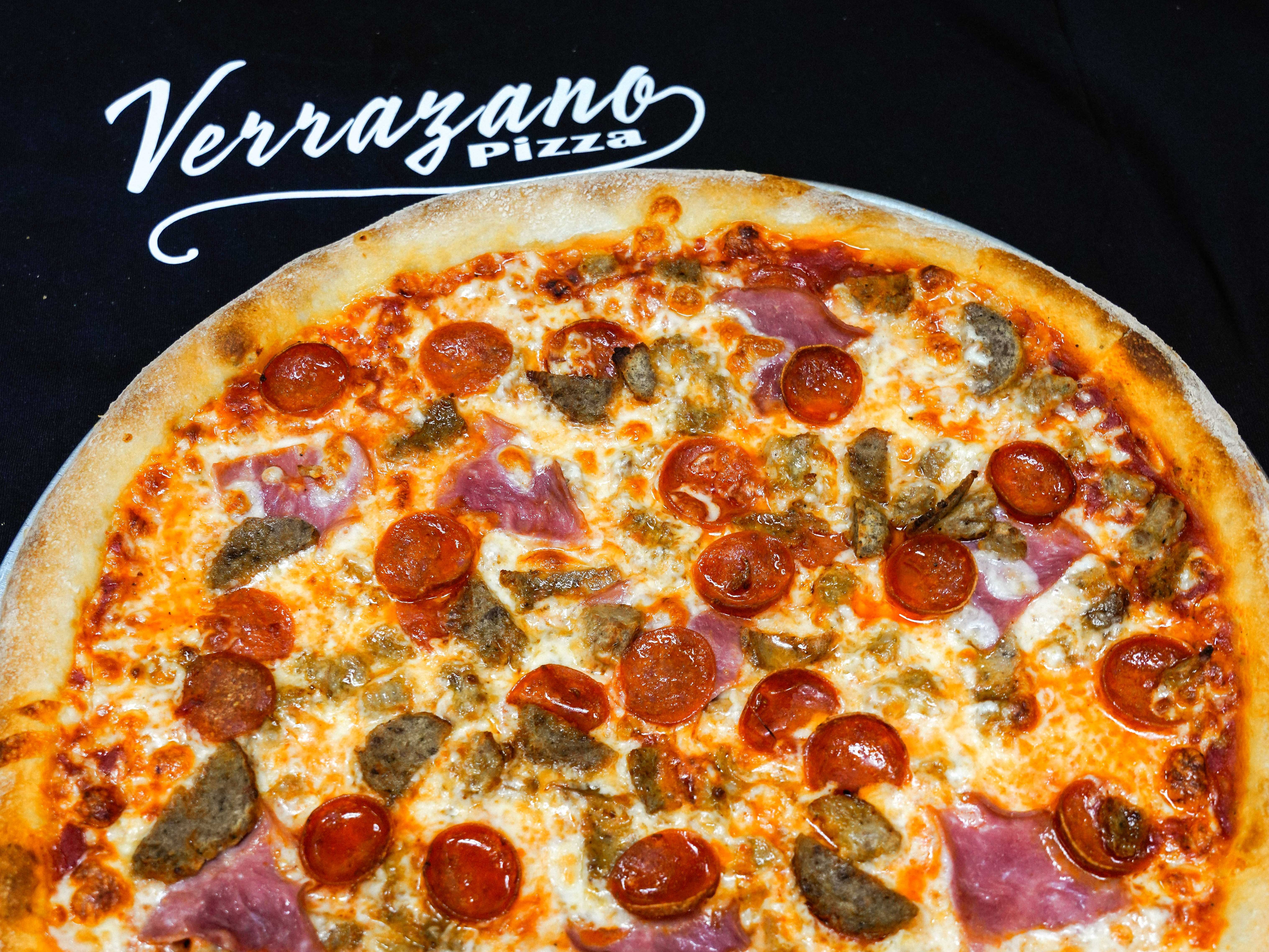 18" Meat Lover.