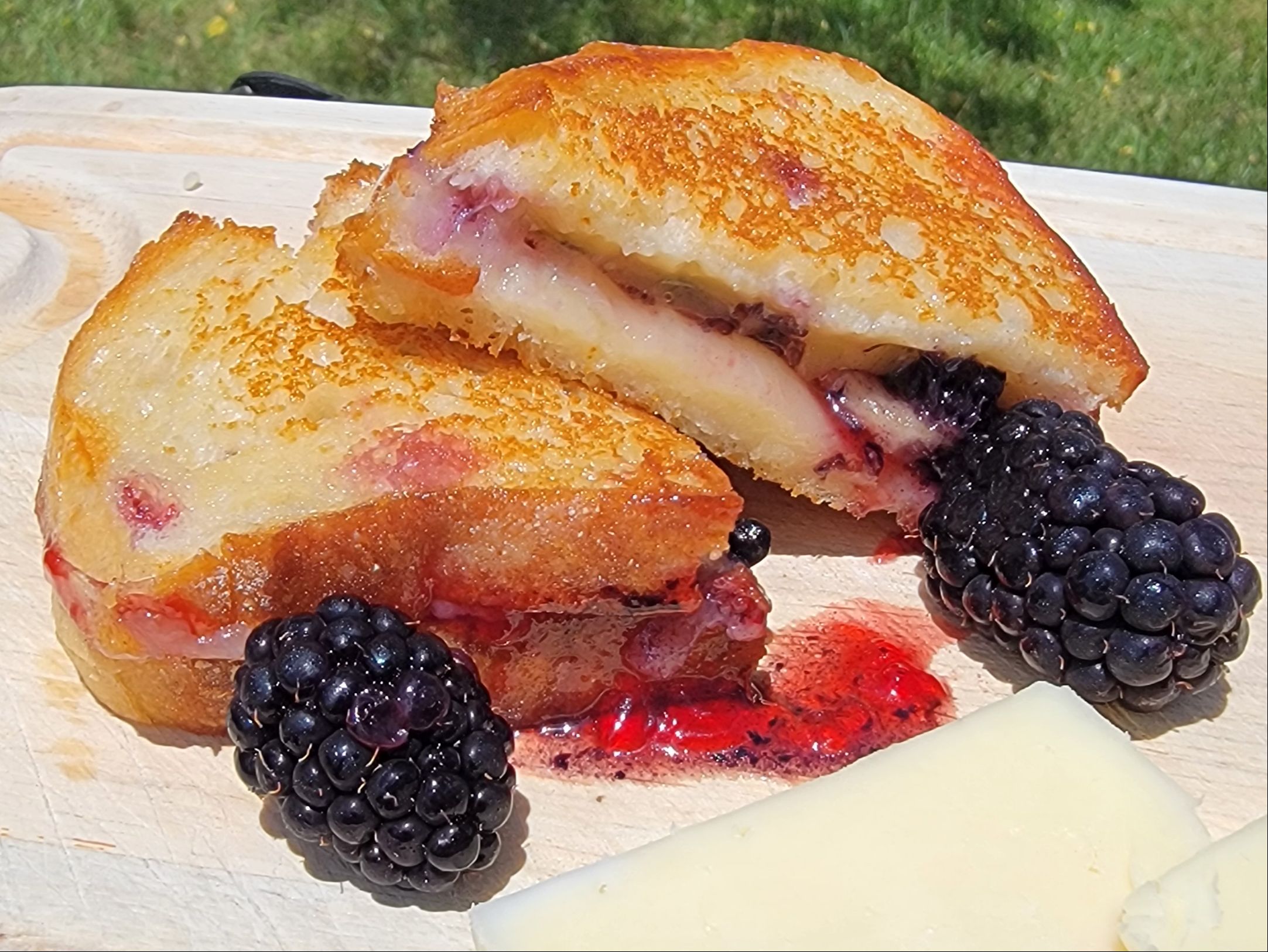 Blackberry, Havarti.