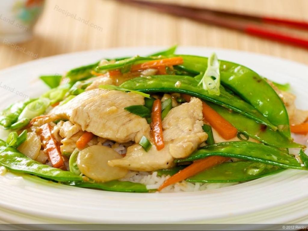 Chicken w/ Pea Pods / Gà xào đậu cô ve / 鸡肉配豌豆荚.
