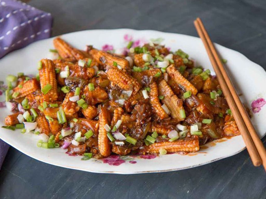 Veg Chili Baby Corn  (Small Tray- Serves 10-12 People).