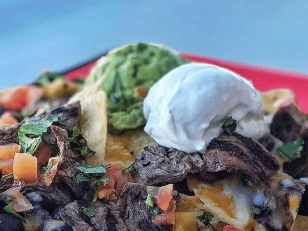 Grande Nachos.