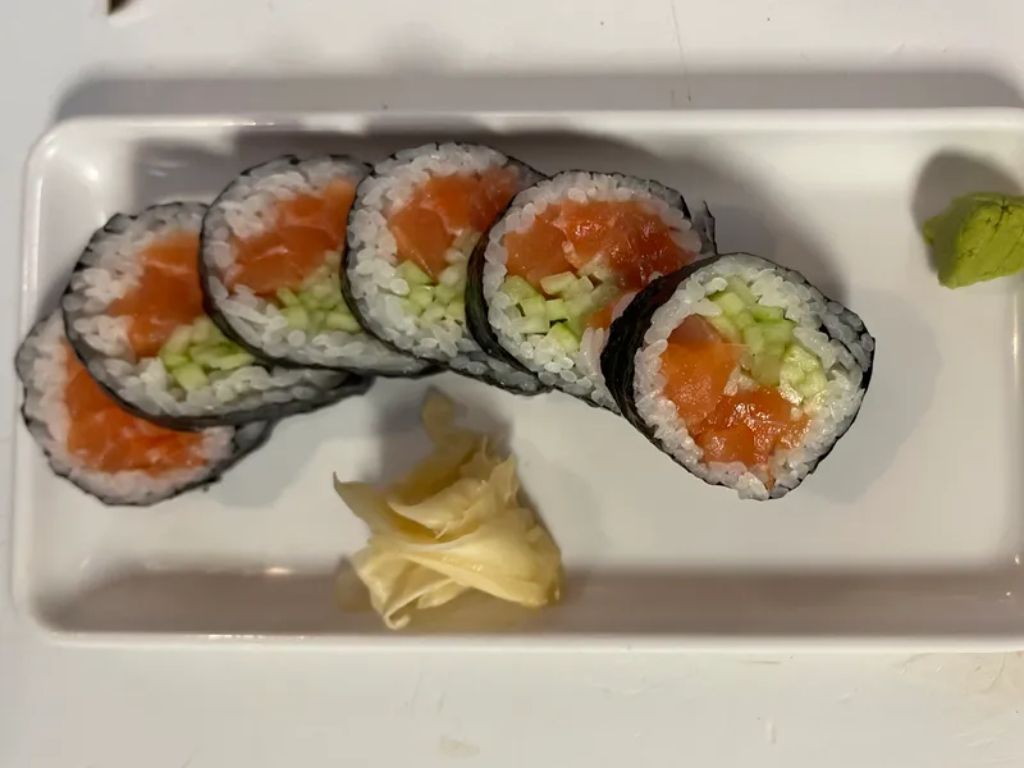 Salmon Roll.