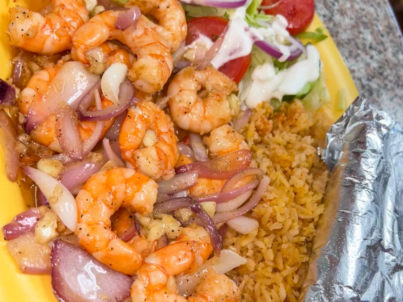 Camarones al Mojo de ajo.