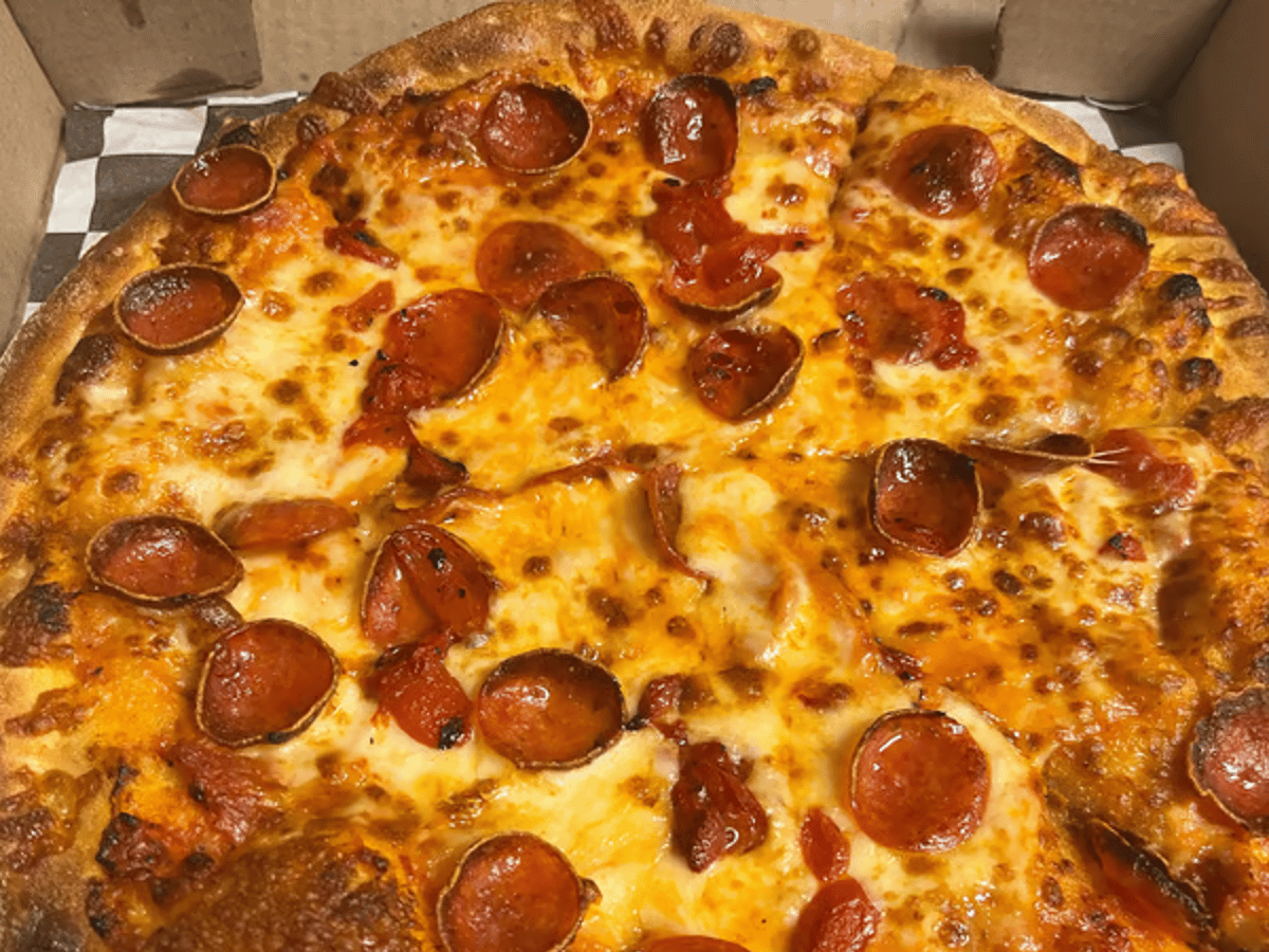 12" Hot Hunny Pizza.