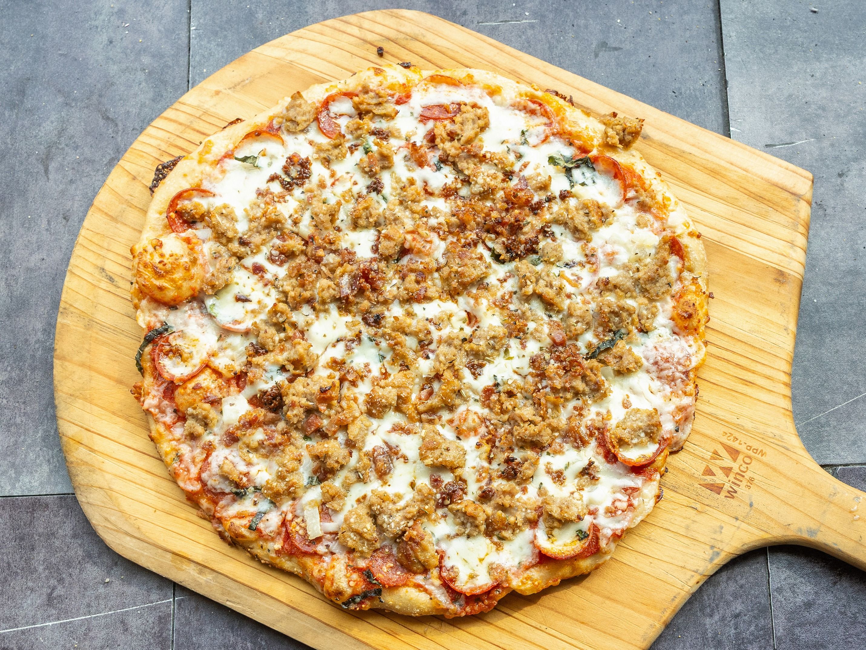 Polpetina Grande Pizza.