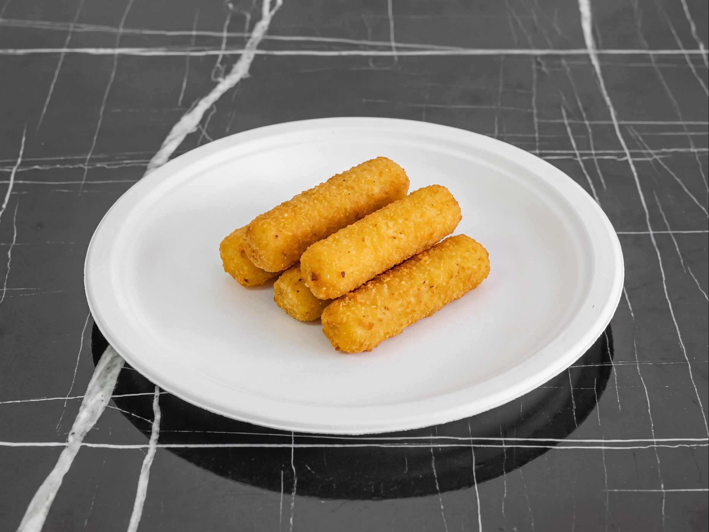 4 Pcs Mozzarella Sticks.