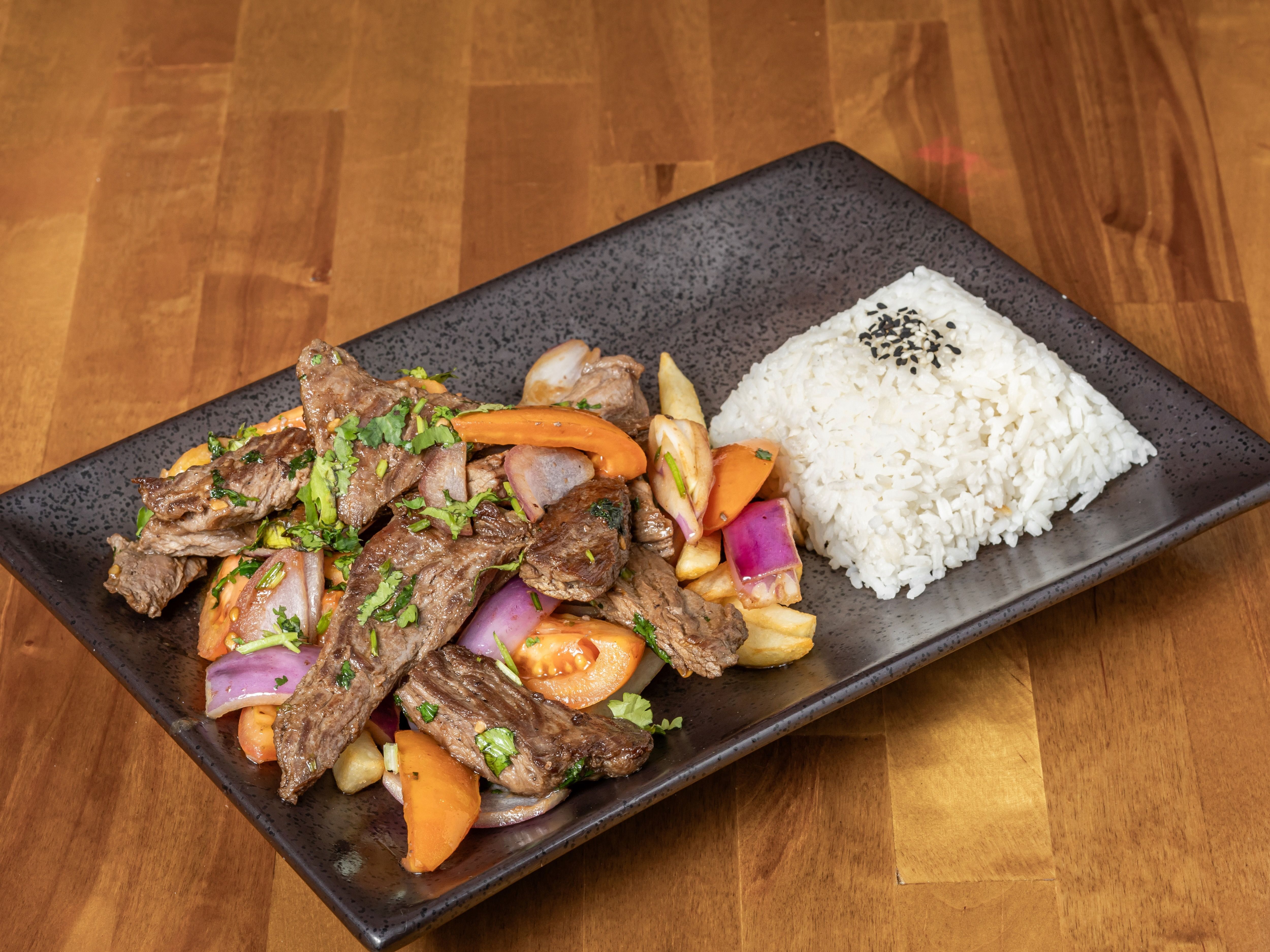 Lomo Saltado Steak & Fries / Lomo Saltado