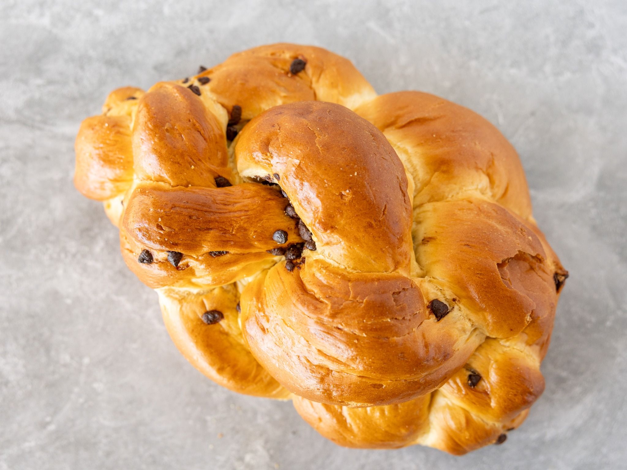 Large Egg Challah Chocolate Chip.