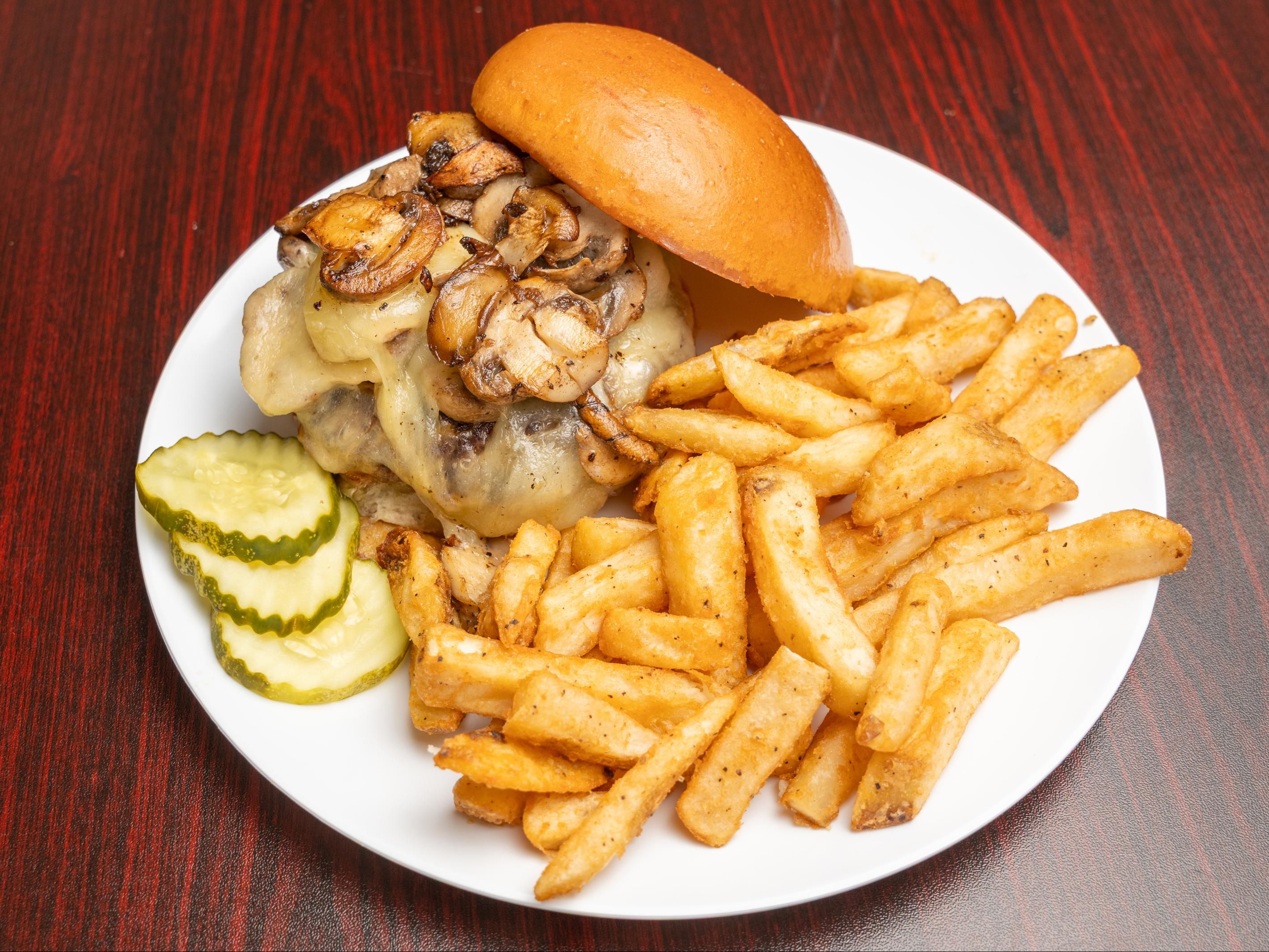 Mushroom Swiss Burger - O