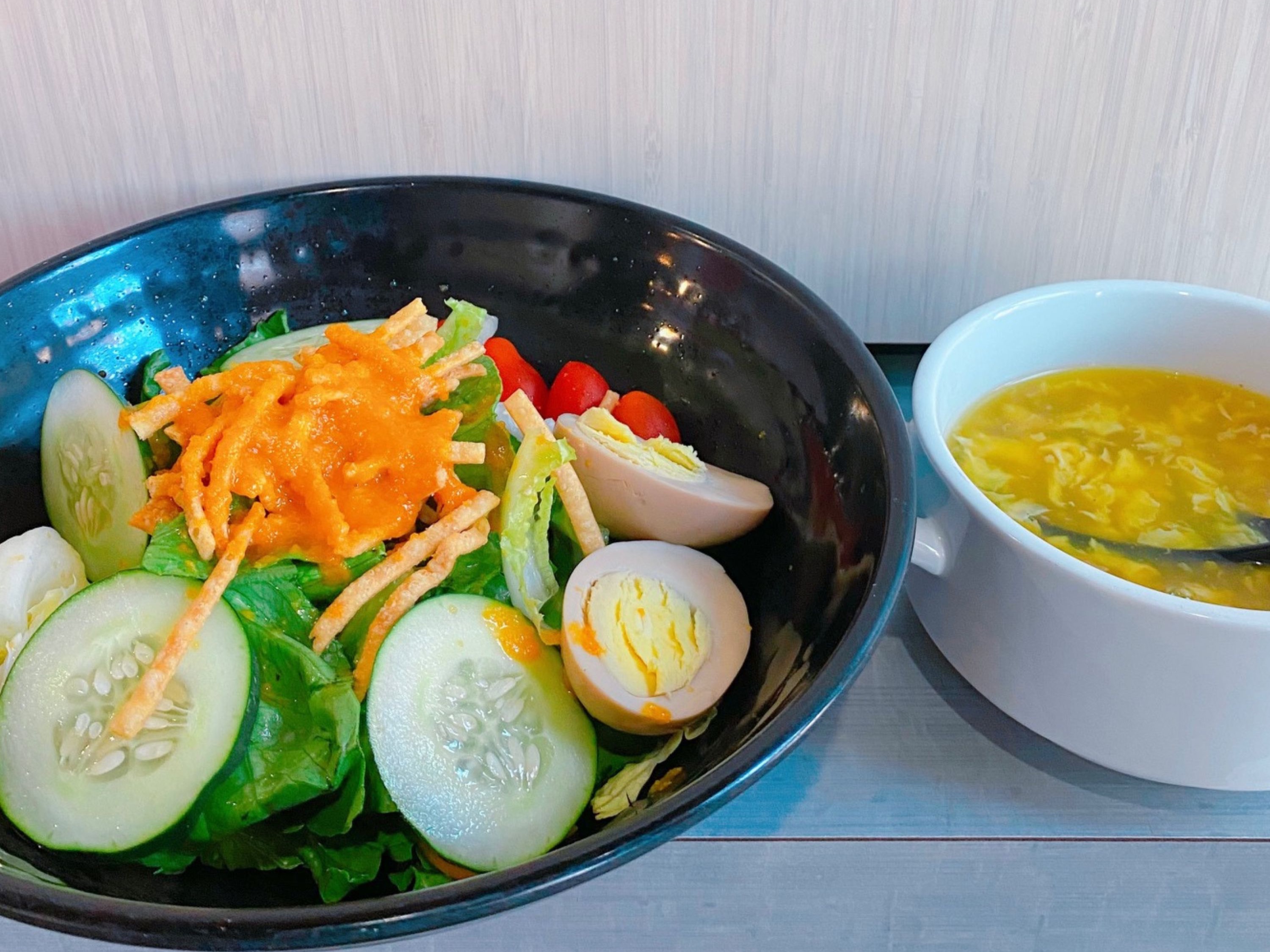 Soup of the Day (L) & Salad (L).