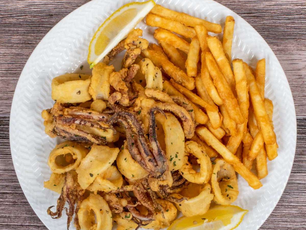 Calamari W/ Fries.