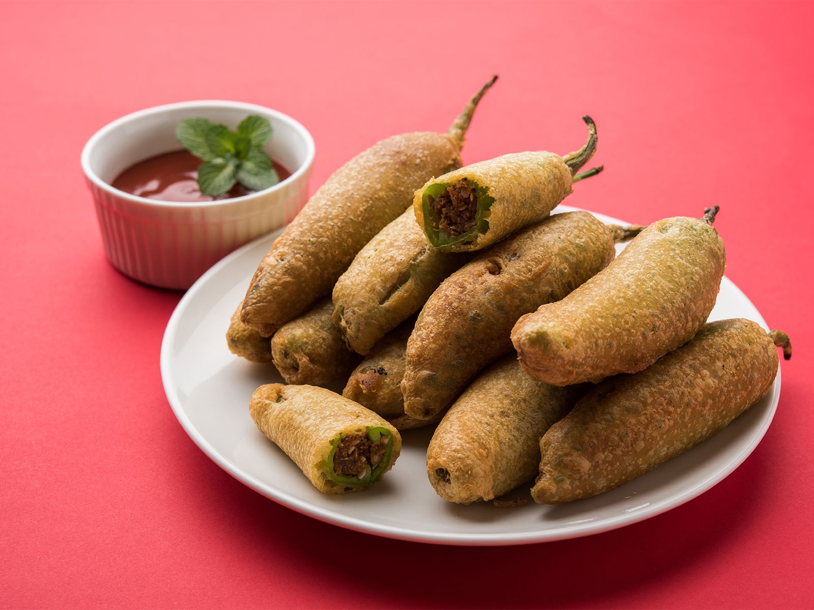 CUT MIRCHI BAJJI.