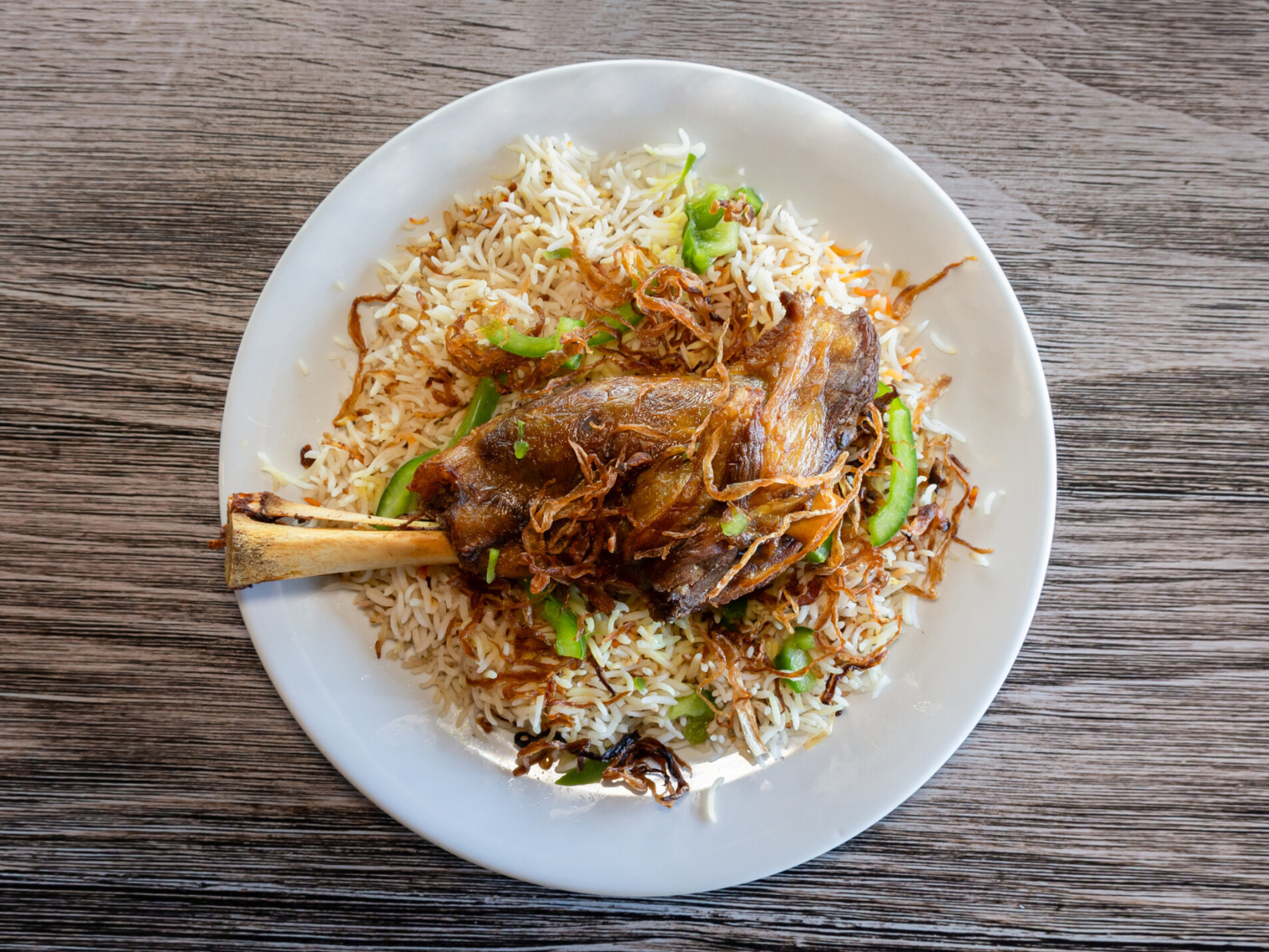 Lamb Shank Haneeth لحم موز حنيذ.