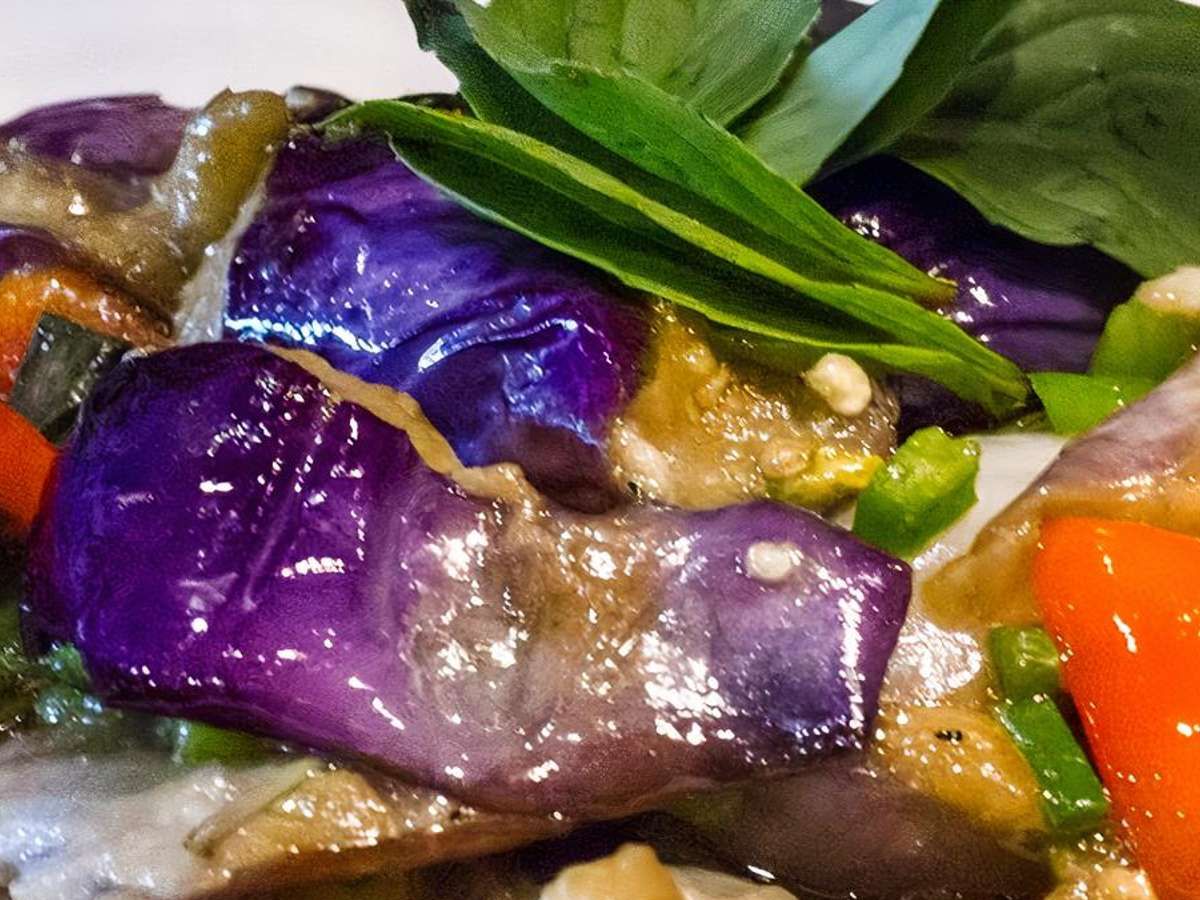 Basil Eggplant 九層塔茄子.