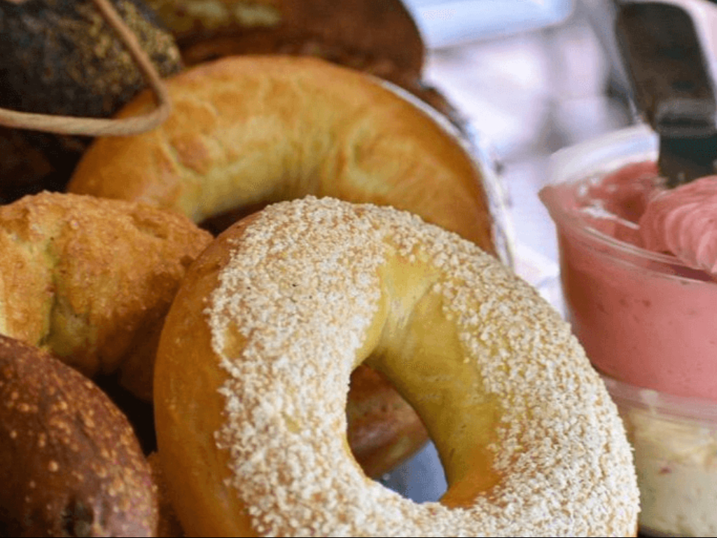 GLUTEN FREE HALF DOZEN (6+1 TUB CREAM CHEESE)