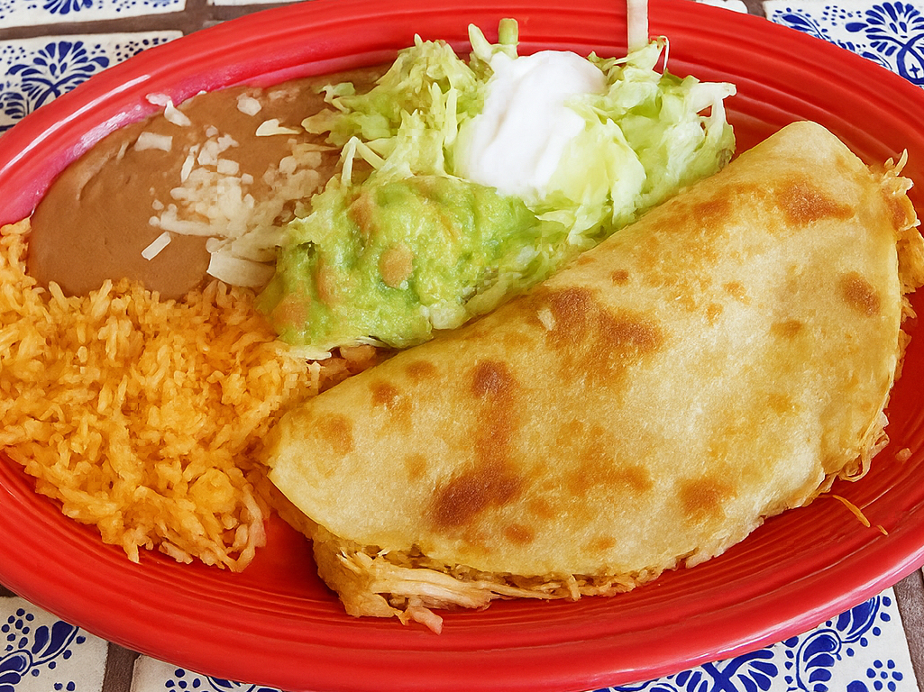 QUESADILLA WITH FLOUR TORTILLA APPETIZER