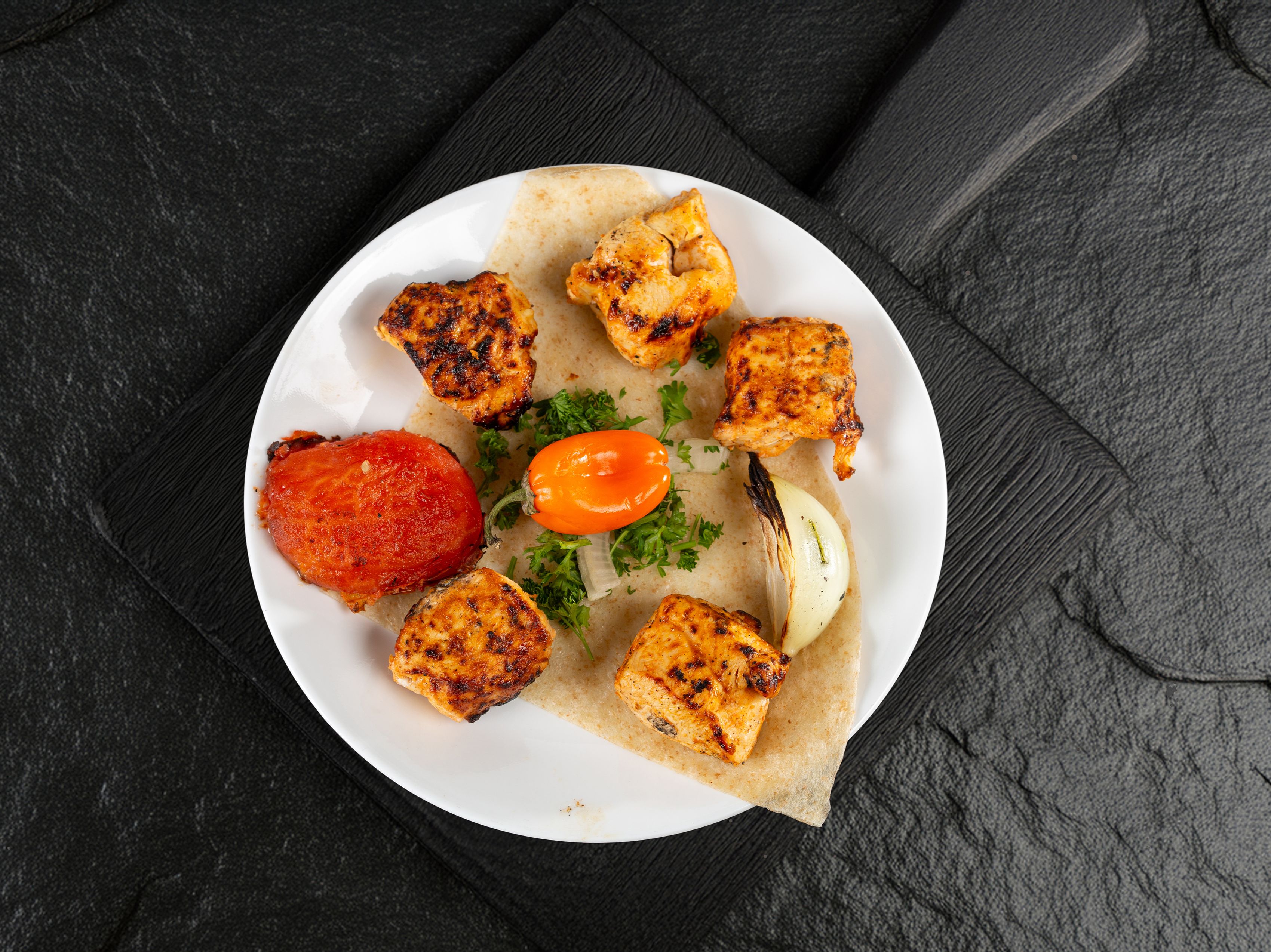 One Skewer Chicken Tikka / سيخ تيكا دجاج.