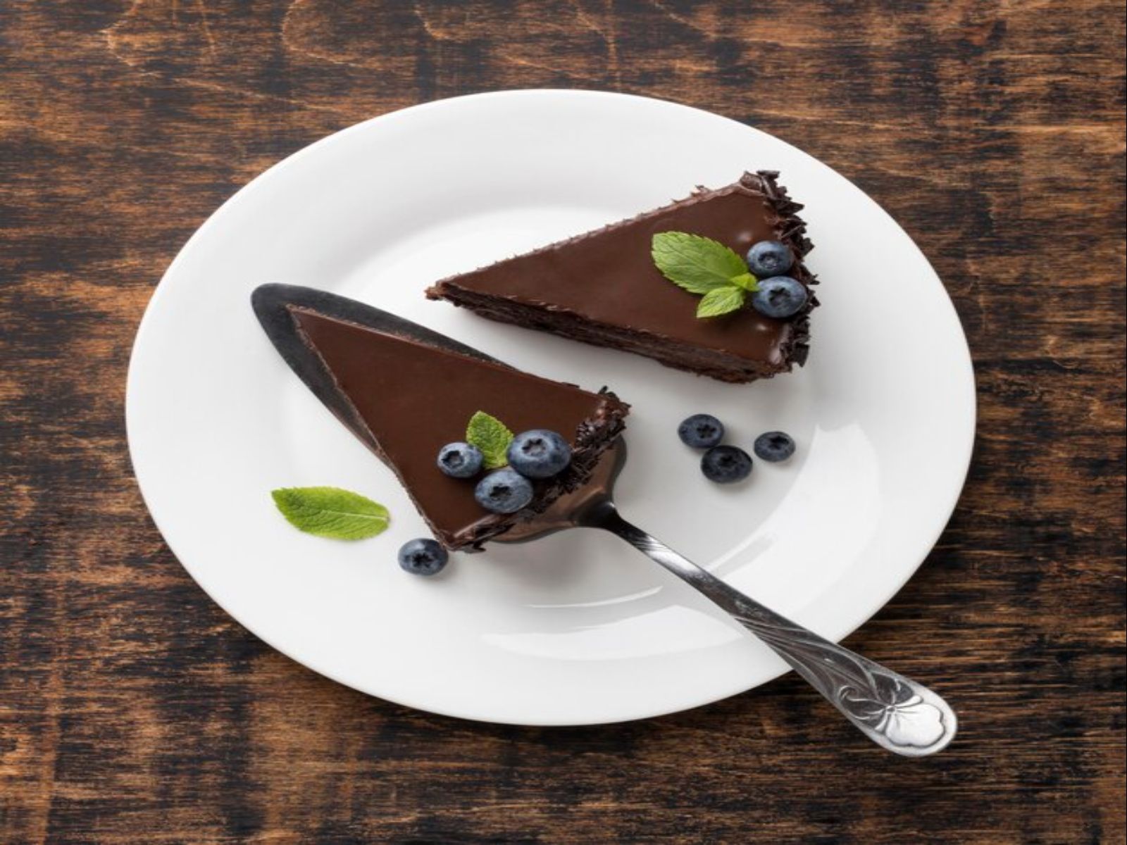 CHOCOLATE MOUSSE CAKE.