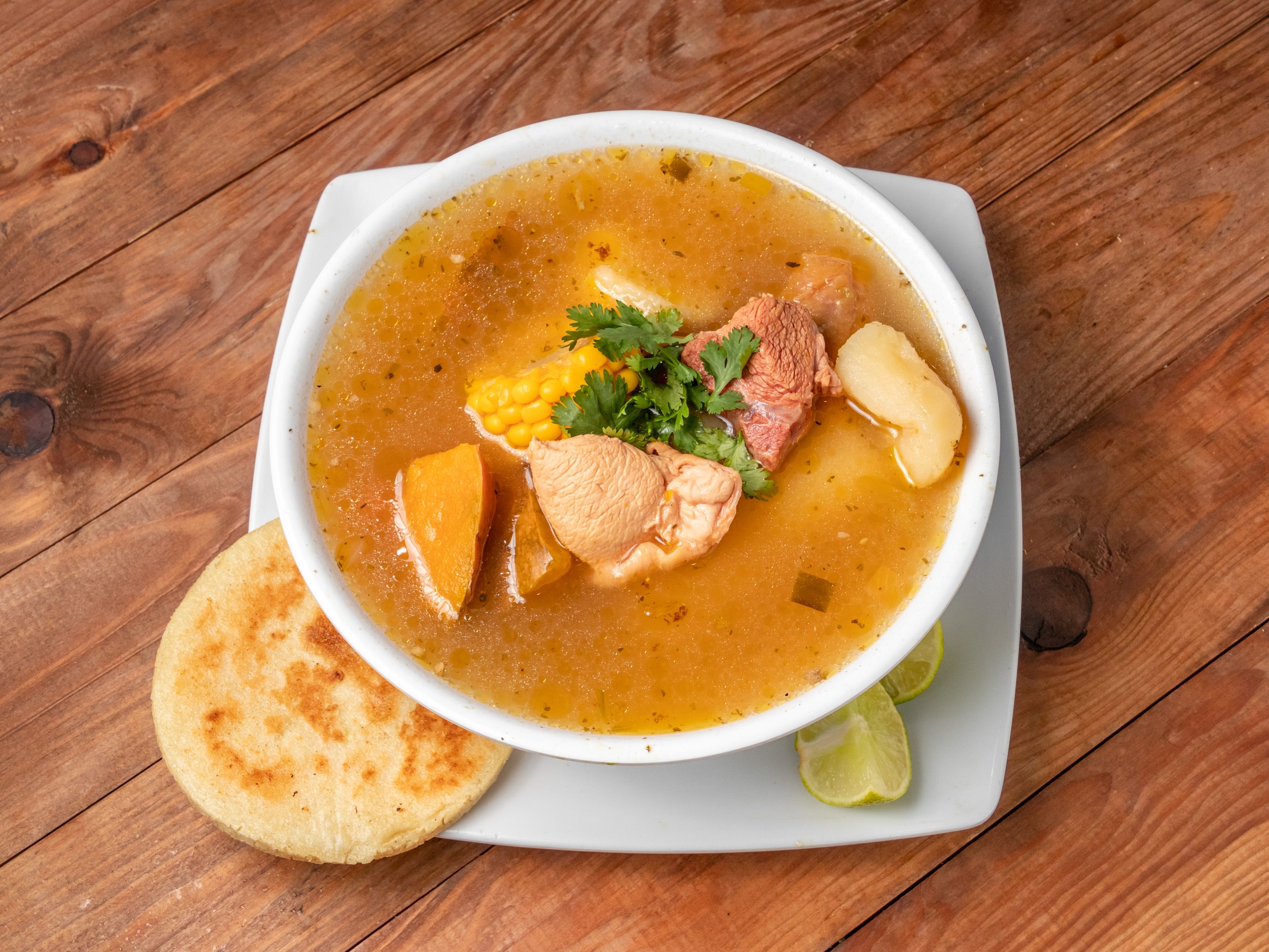 Sopa mediana (16oz).