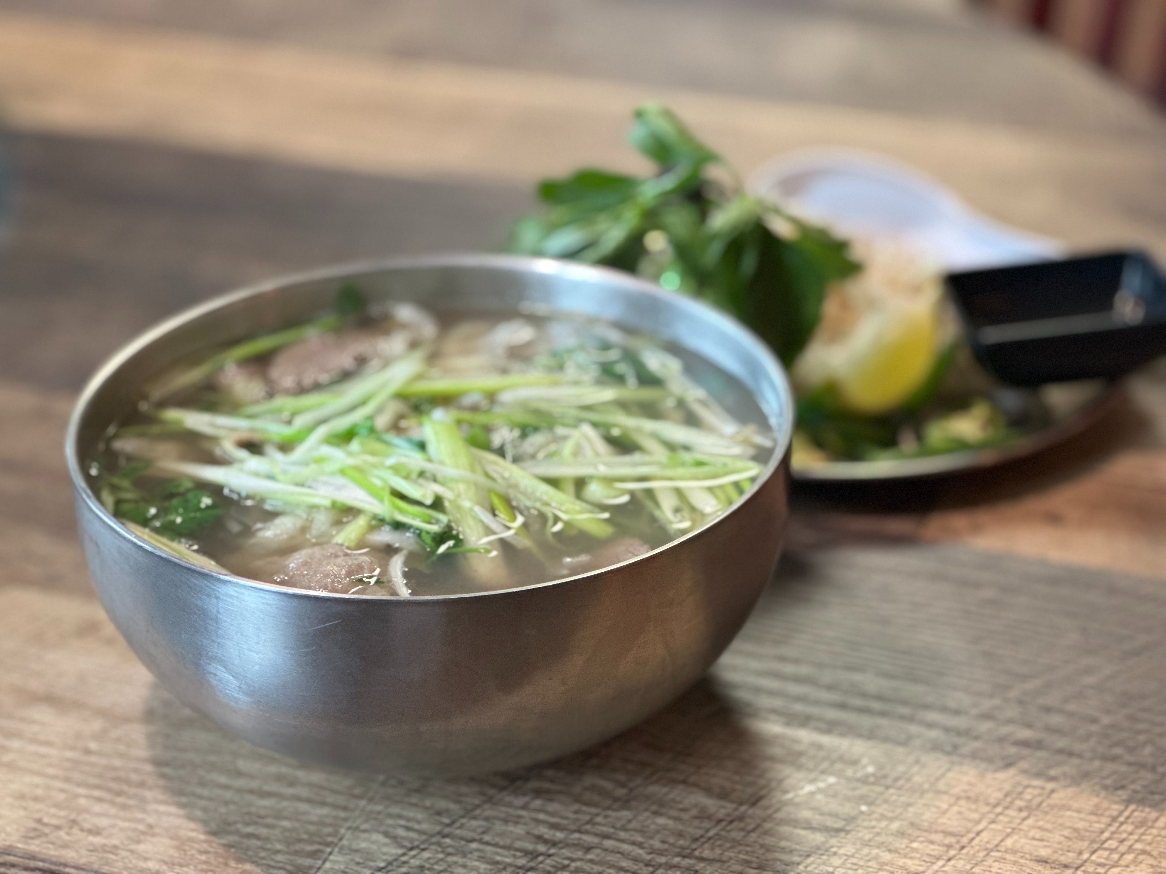 P10- Steak, Brisket, Meat Balls & Tripe Pho