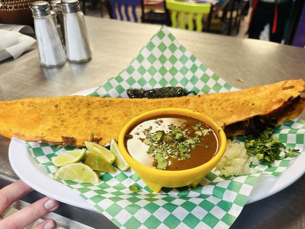 Machete de birria.
