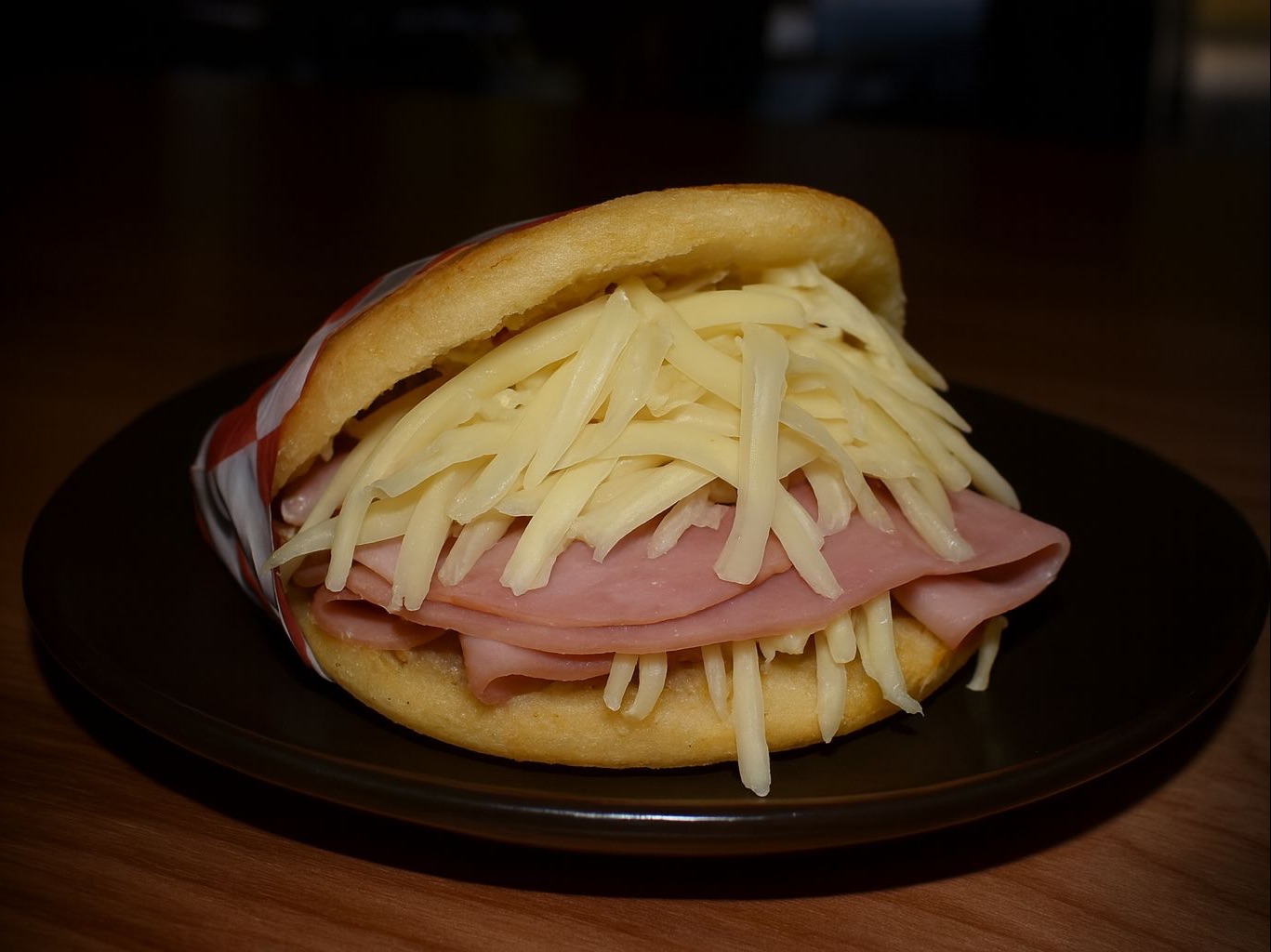 Ham and Cheese Arepa / Arepa Jamón y Queso.