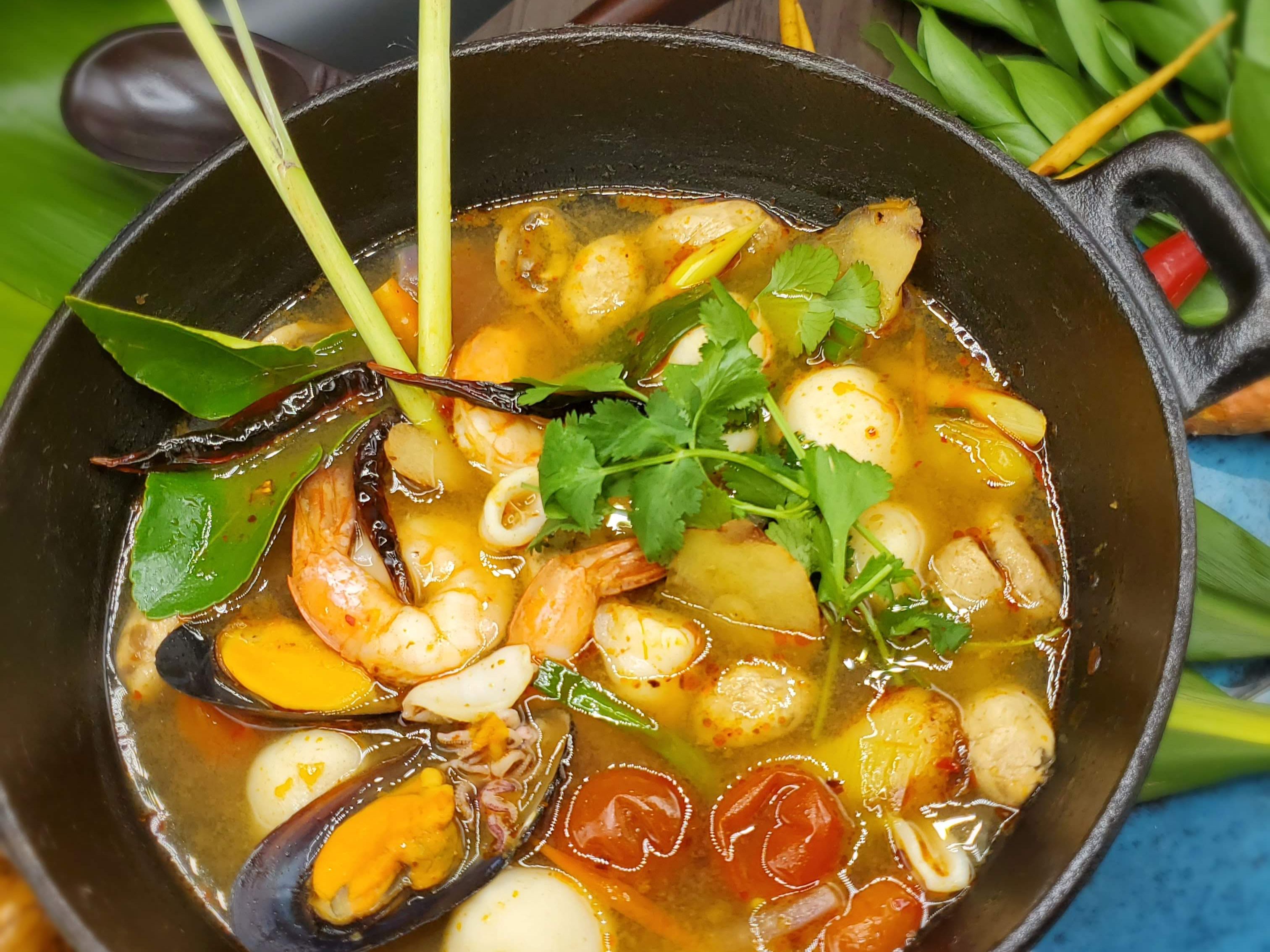 Tom Yum Seafood (Poe Tak)