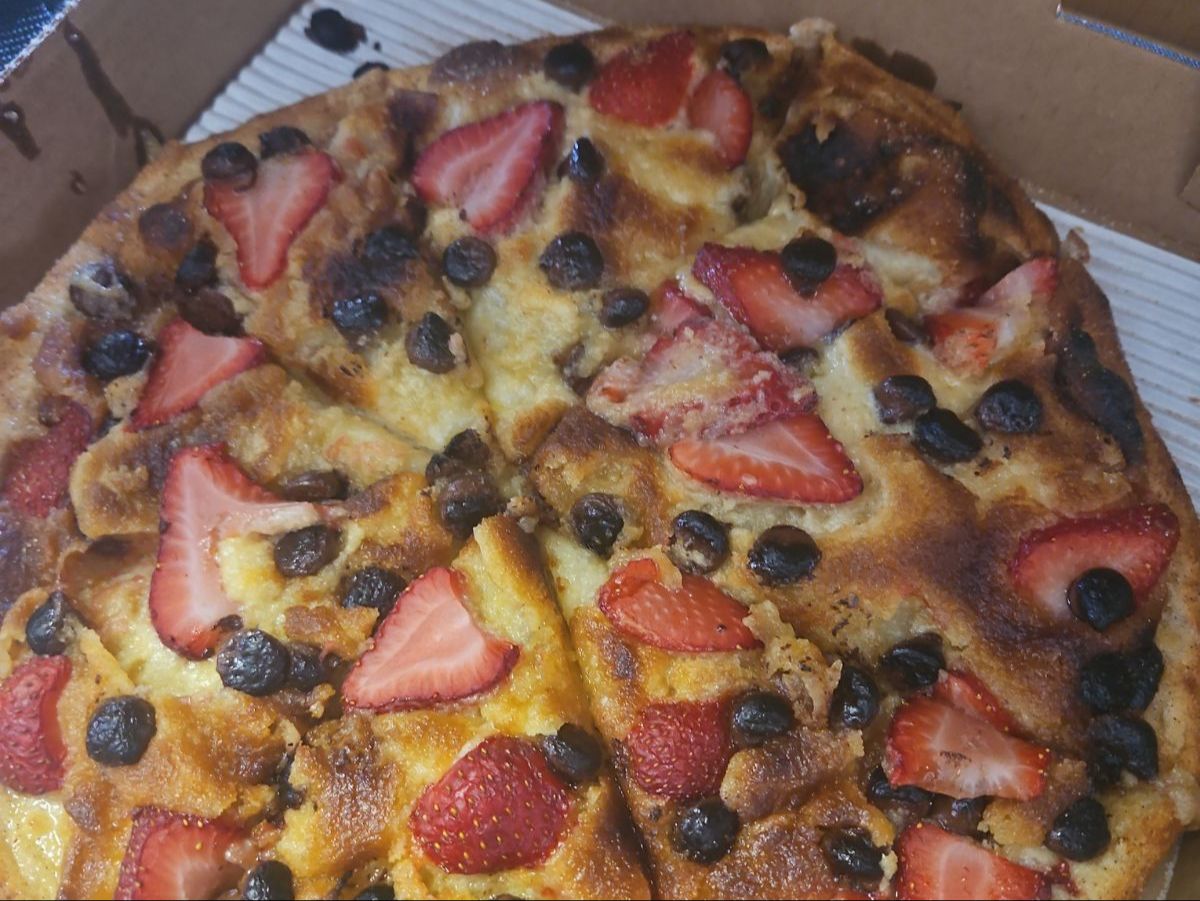 Choc Covered Strawberries Dessert Pizza.