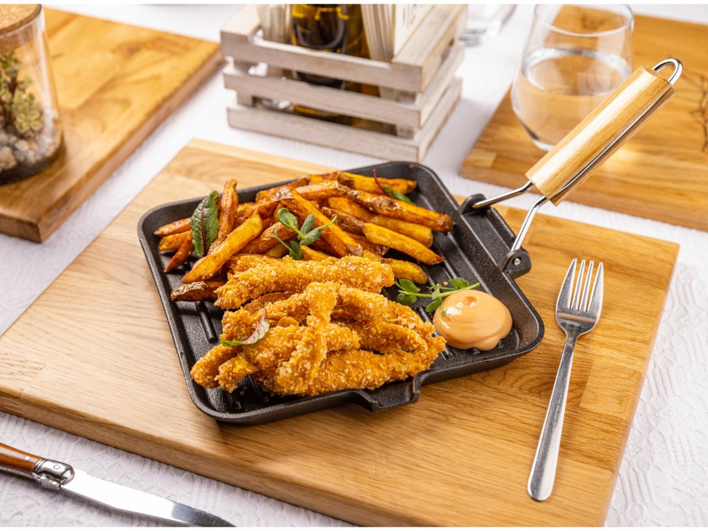 41.Chicken Strips w/Fries.