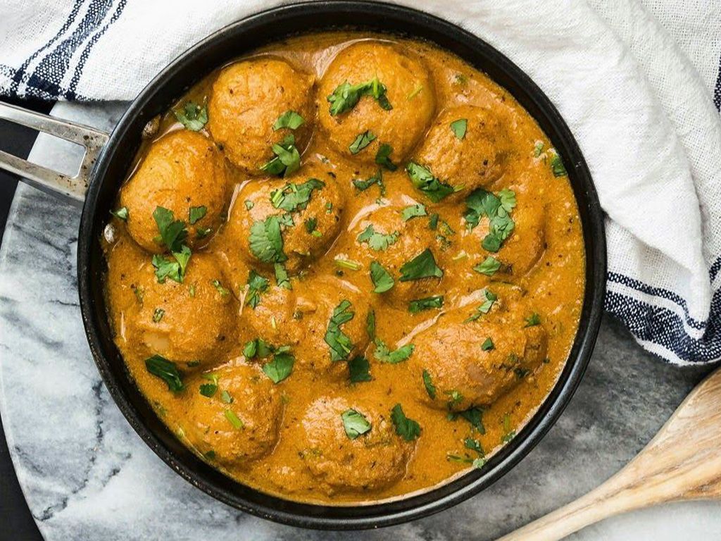 Kashmiri Aloo Tray (Small  Tray- Serves 10-12 People).