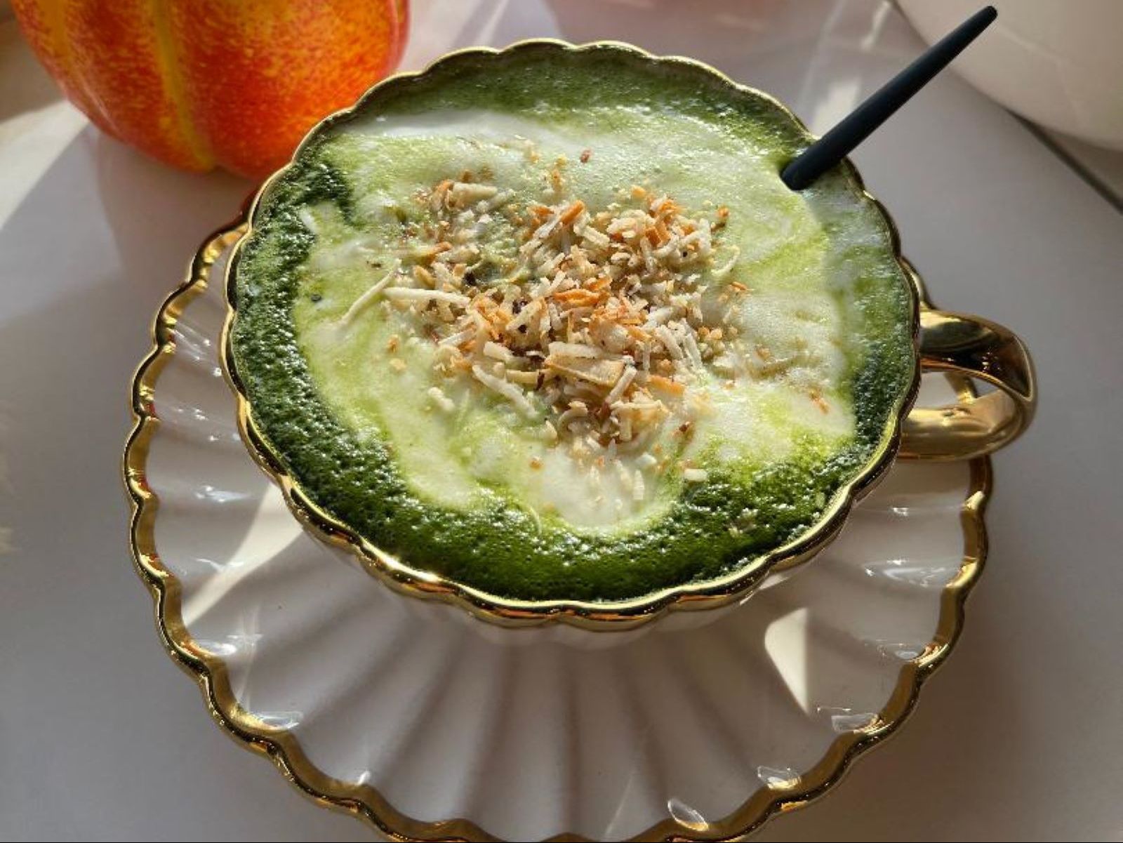 Hot Coconut Cream Matcha 16oz **Contains Caffeine** - Matcha Kem Dừa Nóng.