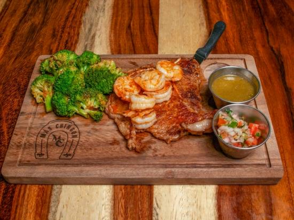 Steak & Shrimp Bistec Y Camarones.