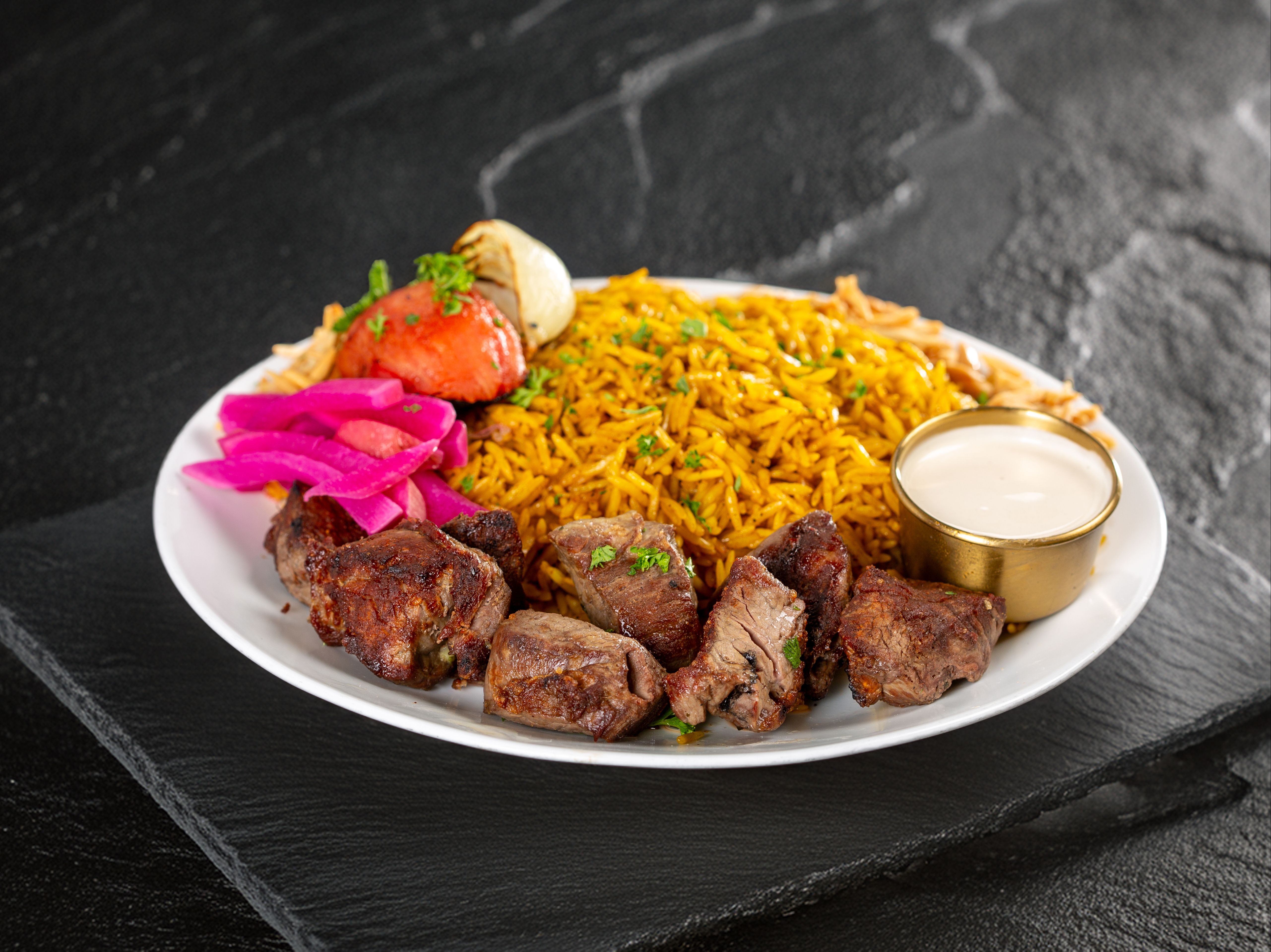 Beef Tikka Plate / طبق تيكا لحم.