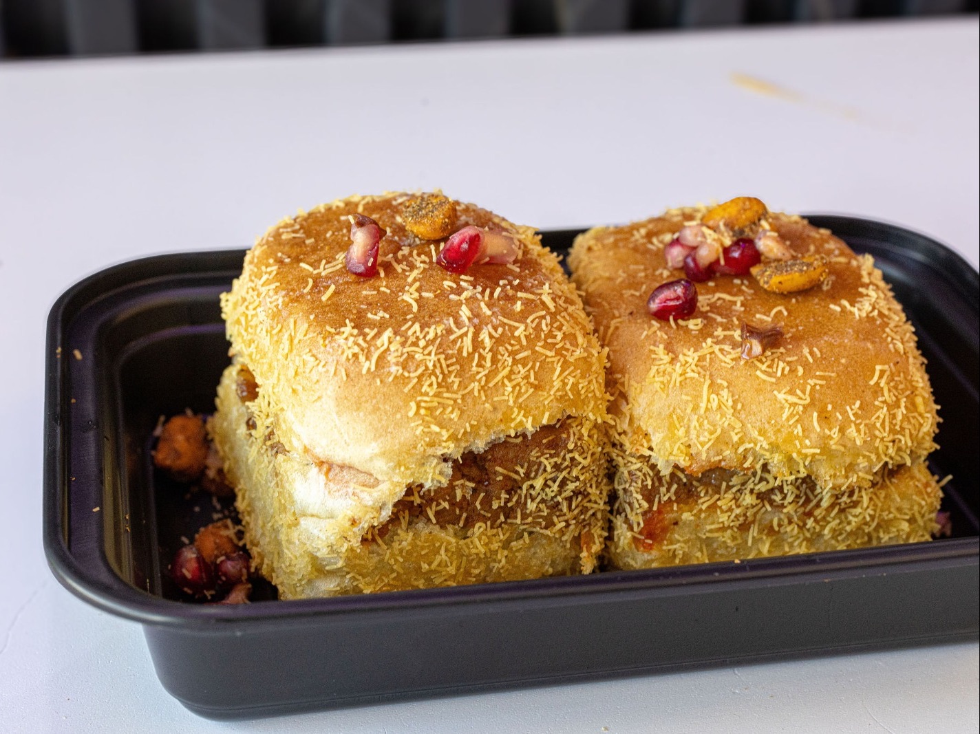Kutchi Butter Dabeli (S).