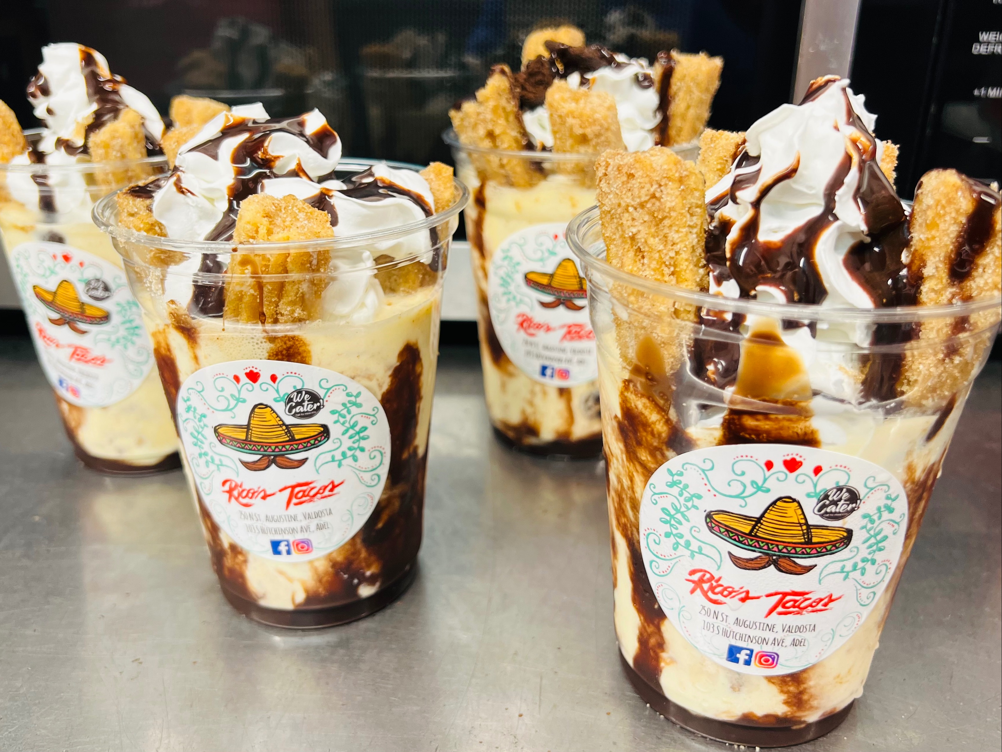 CHURROS W/ ICE CREAM.