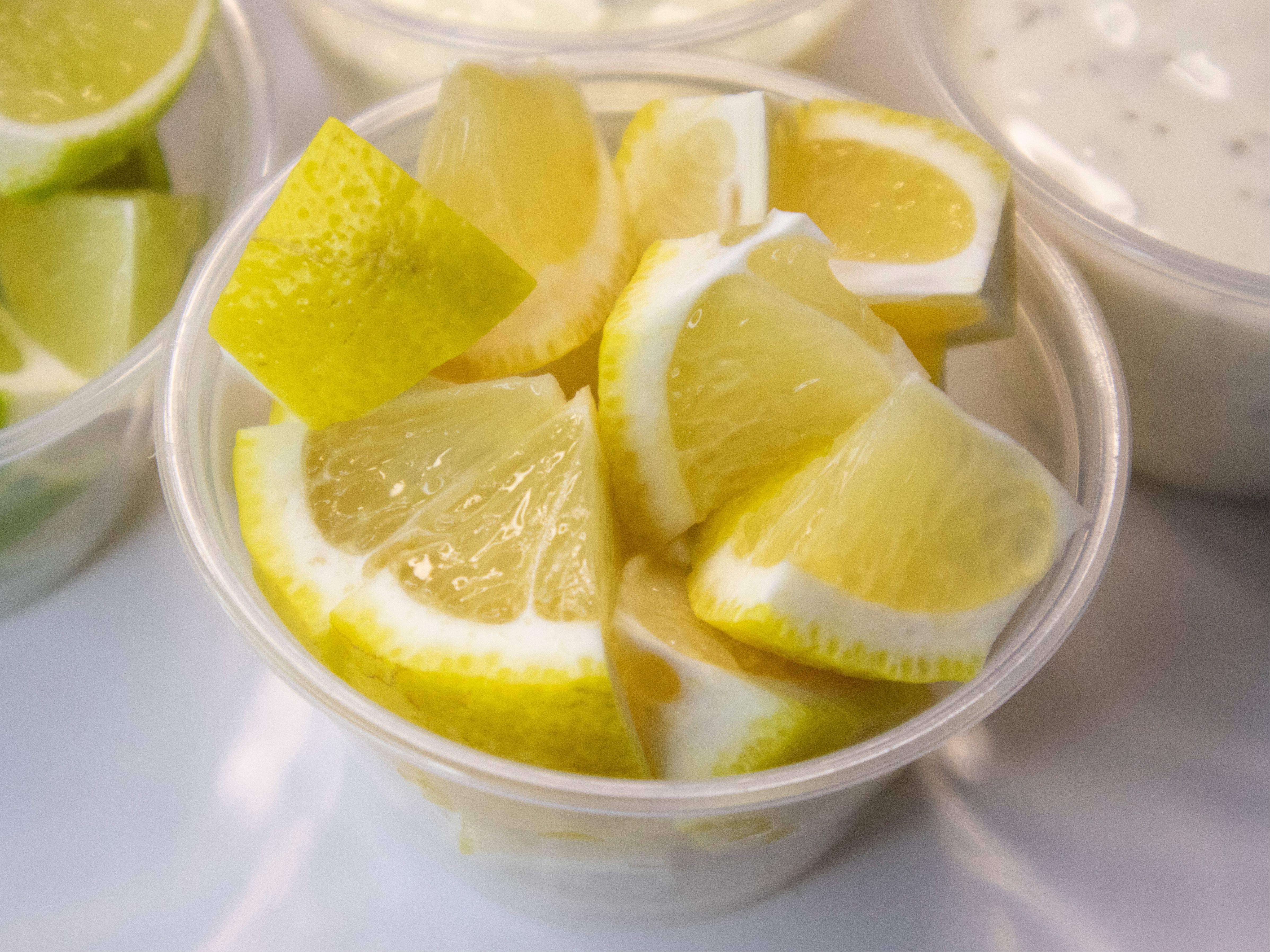 Lemon Wedges (4 oz).