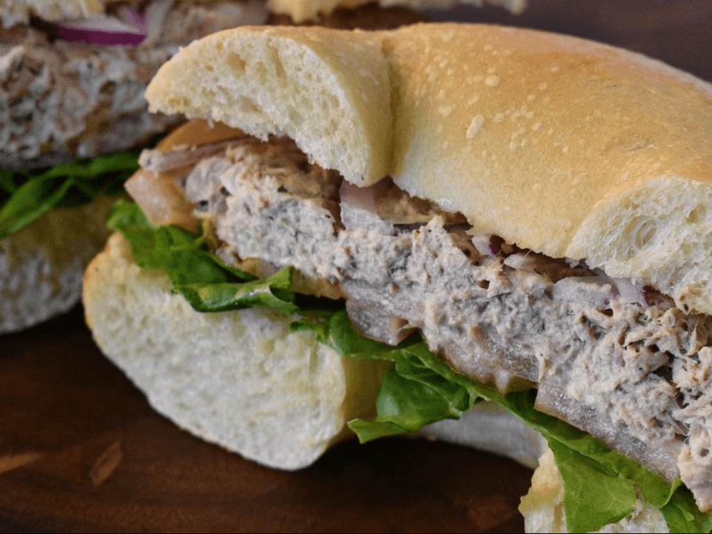 TUNA SANDWICH.