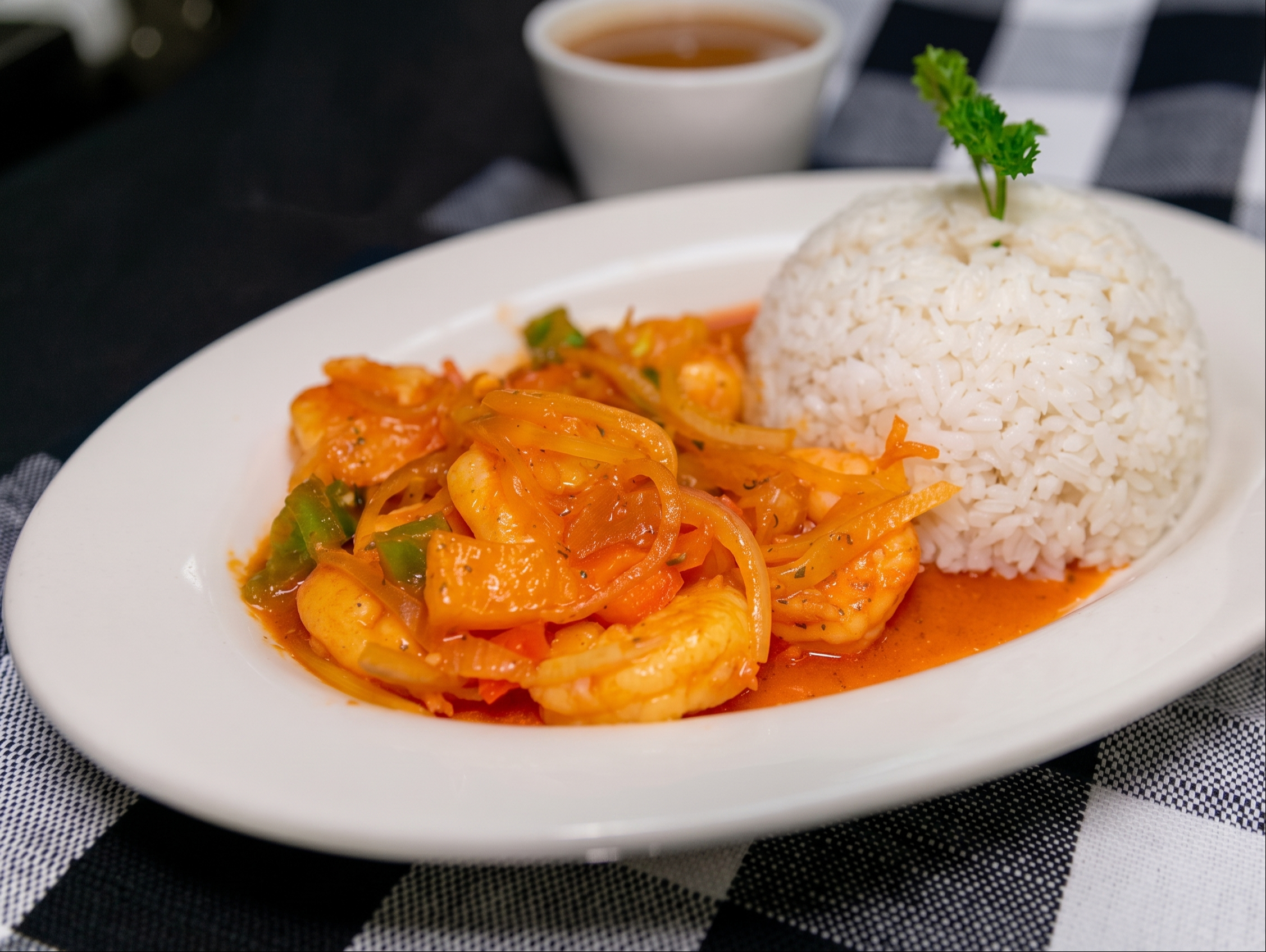 Camarones al Ajillo / Shrimp With Garlic Sauce.