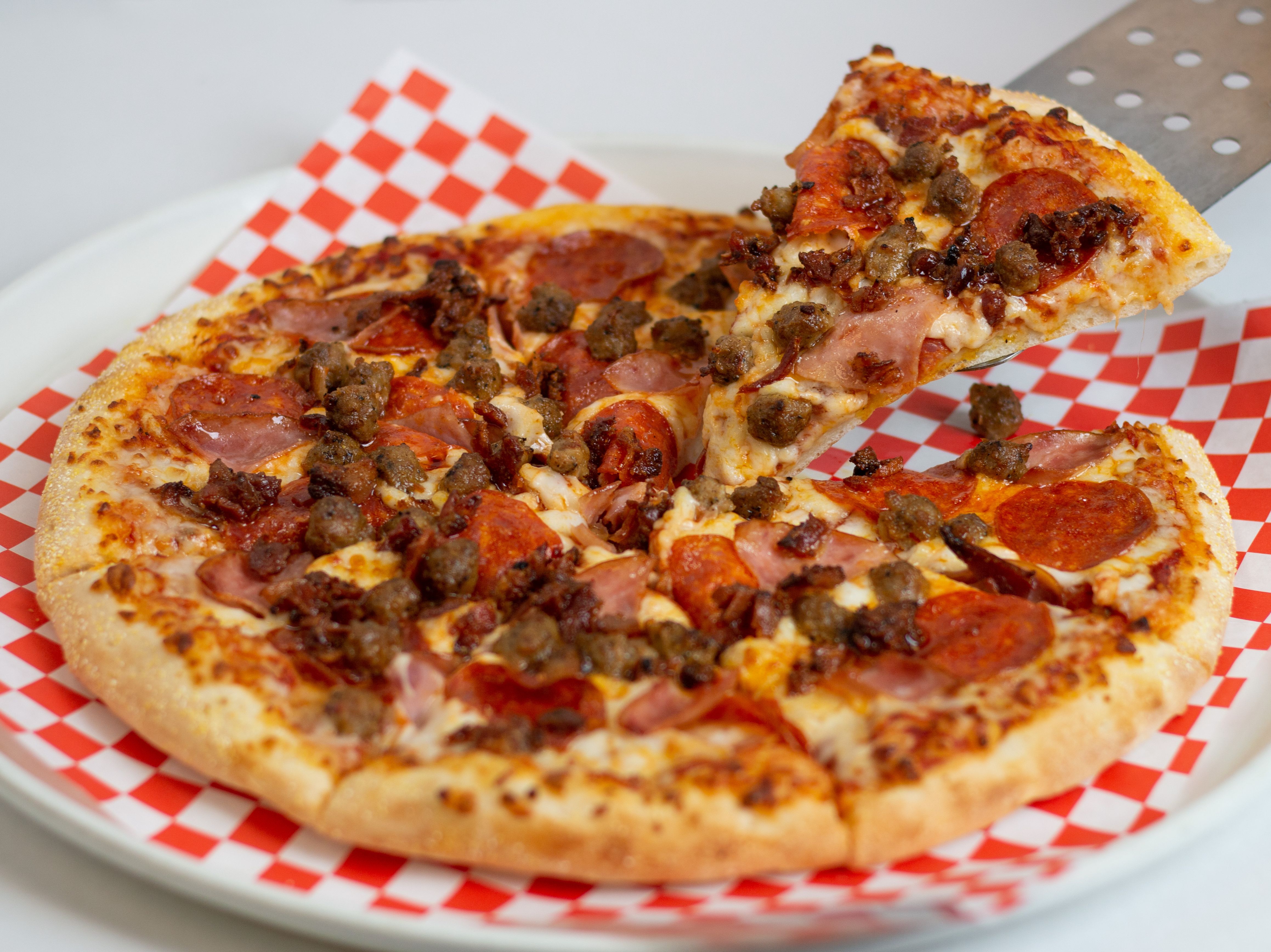 12" MeatEater Pizza.