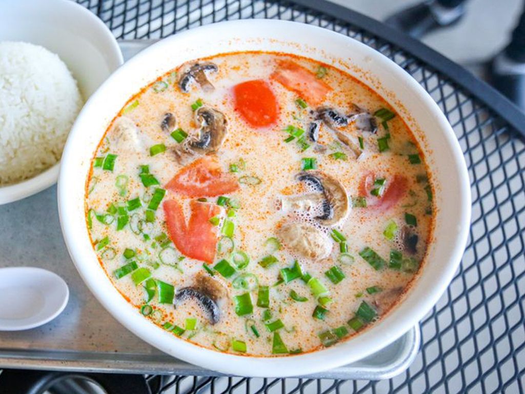 Tom Kha.