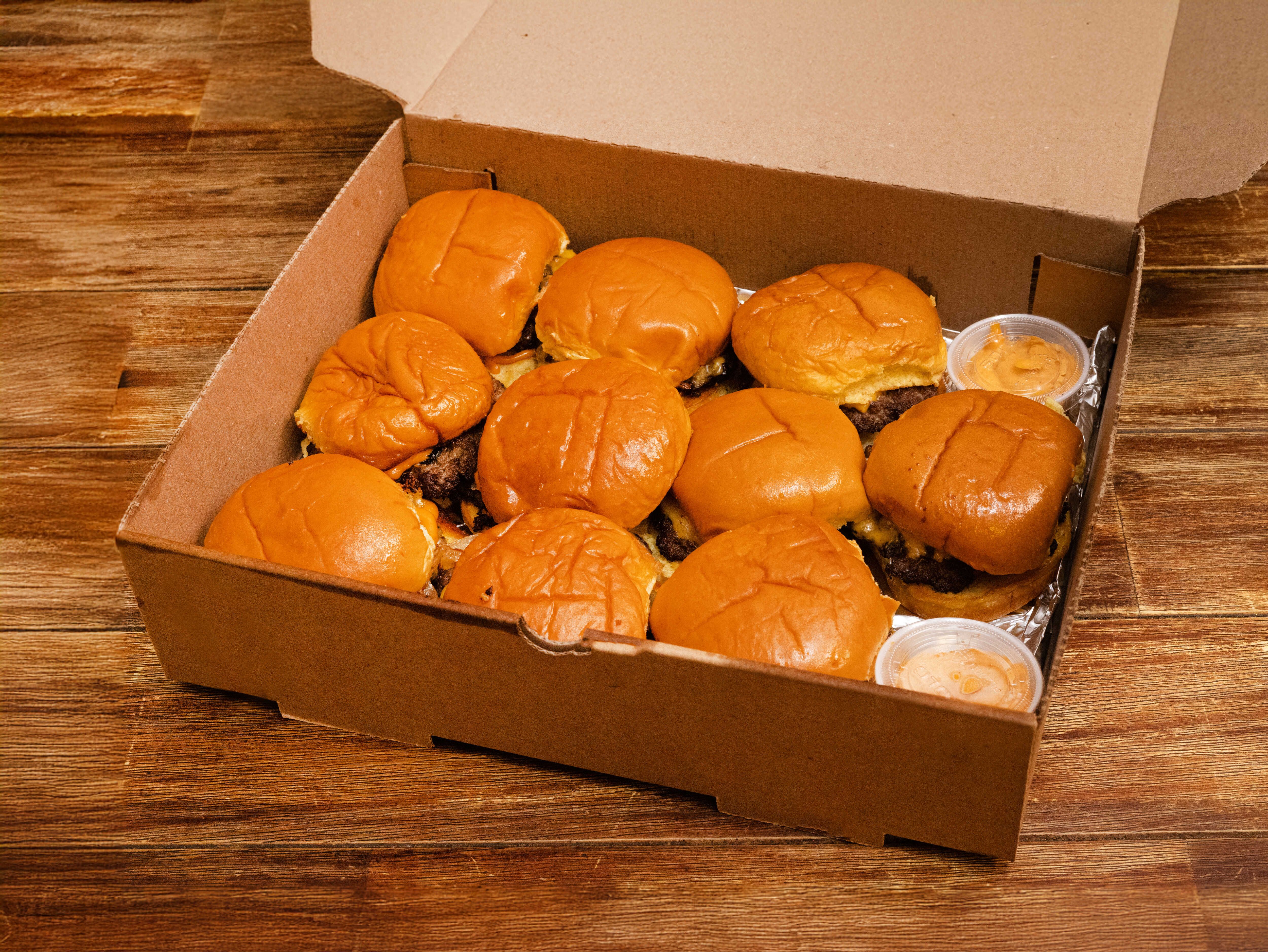 Wagyu Smash Family Box (30 Single Patty Burgers).