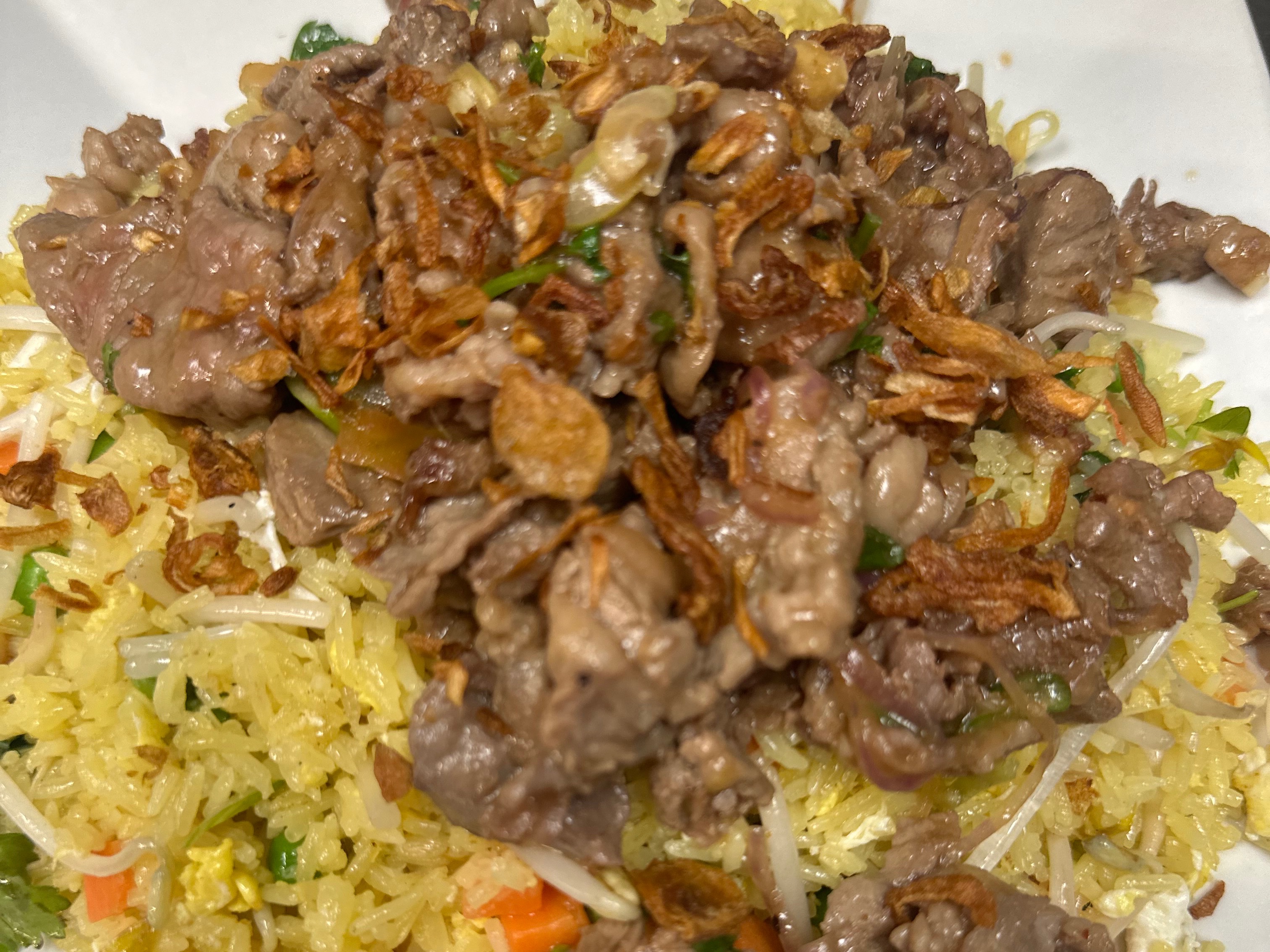 F6. Stir Fried Ribeye Fried Rice (Com Chiên Bò Xào).
