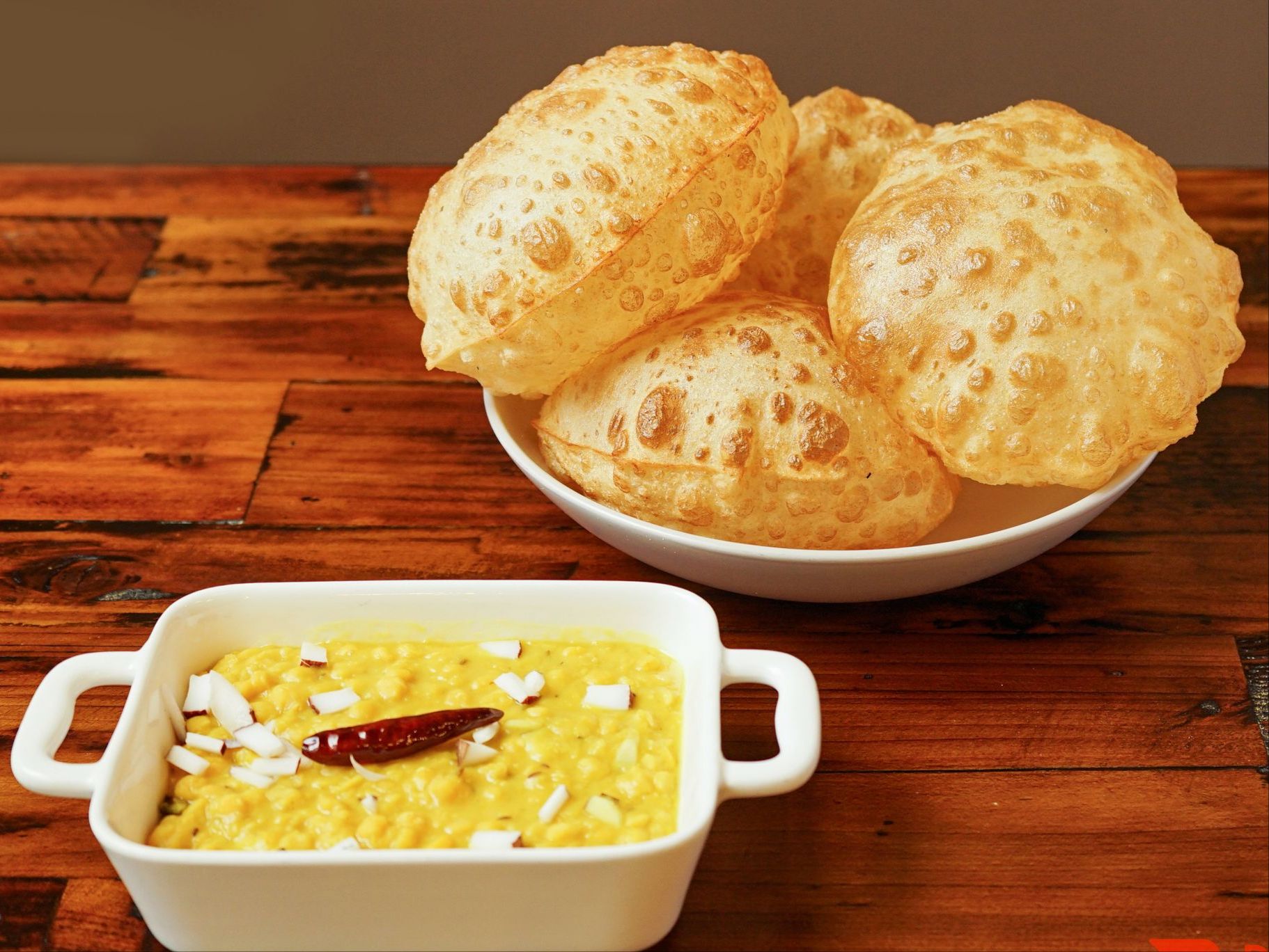 Luchi & Cholar Dal