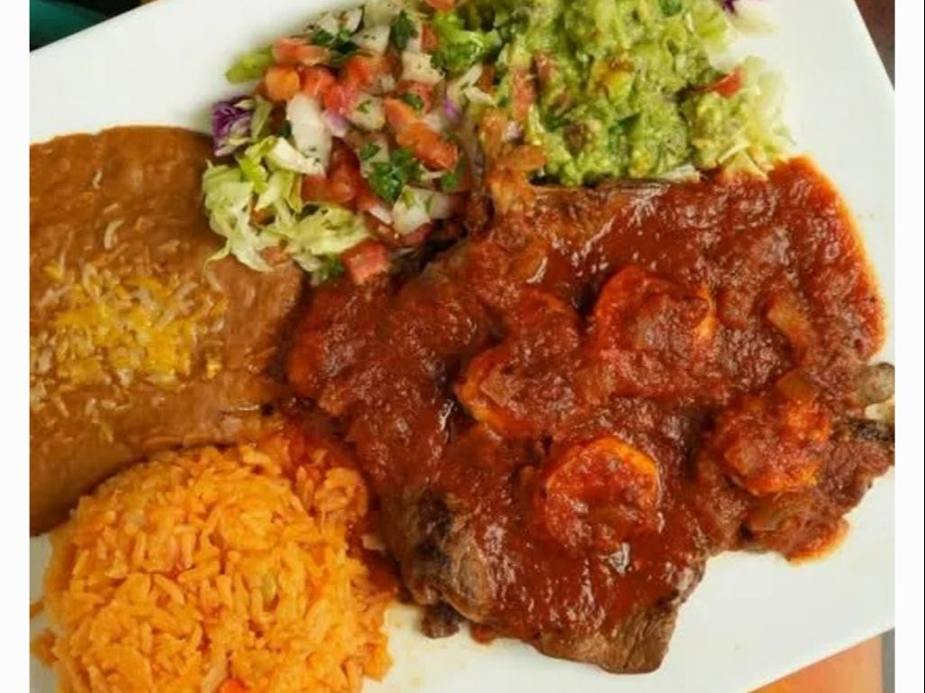 Bisteck Y Camarones.