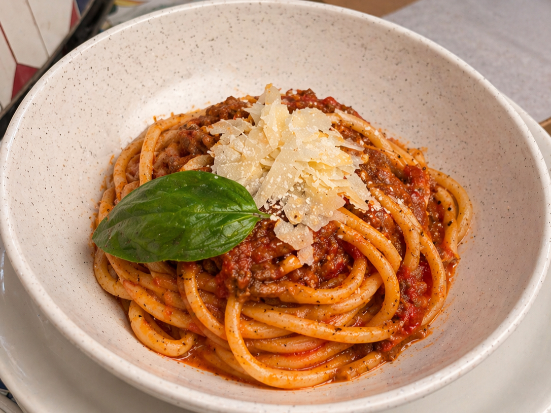Bucatini al Ragù Bolognese.
