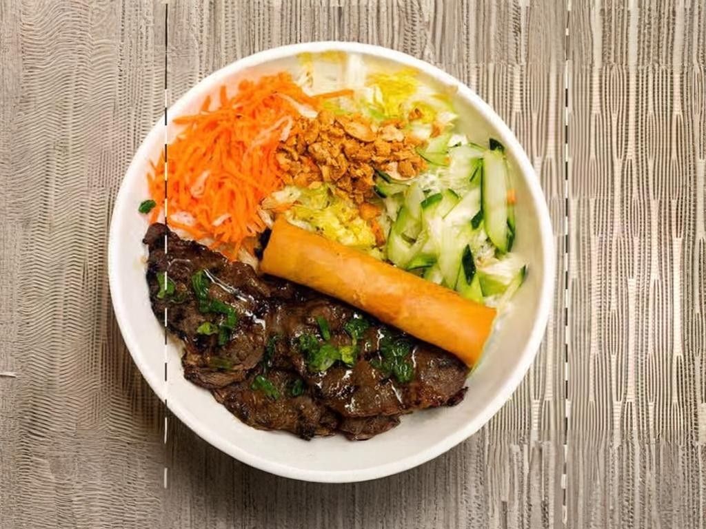 B82. Grilled Beef Vermicelli w/ Egg Roll.