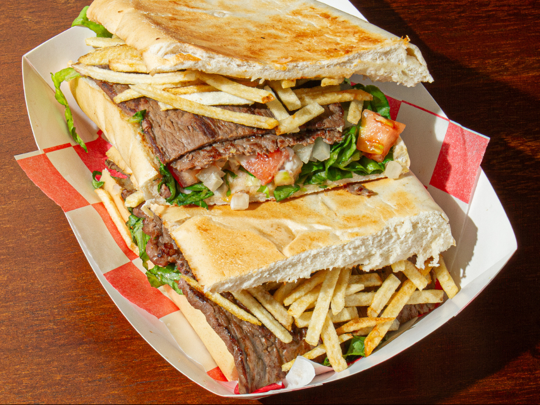 Pan con Bistec.